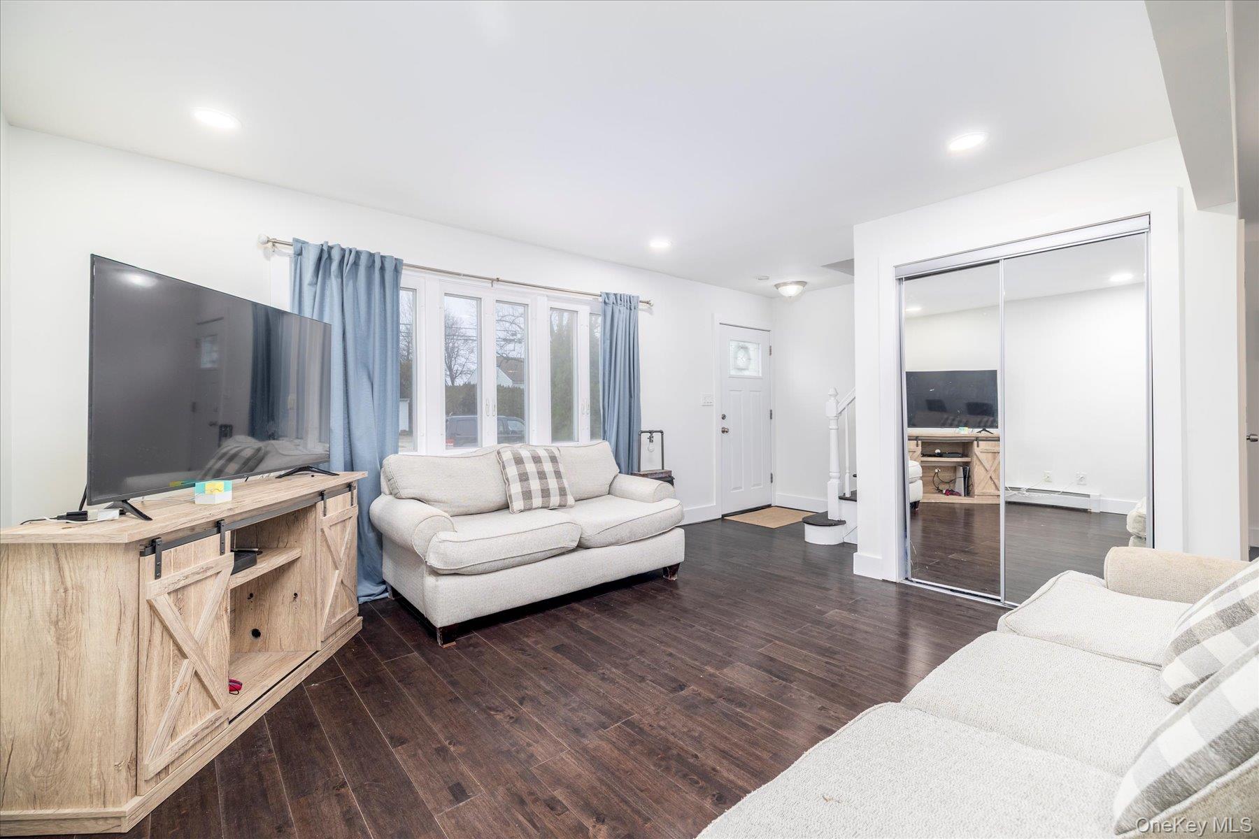 #7 photo, 3357 4th Street, Oceanside , NY 11572