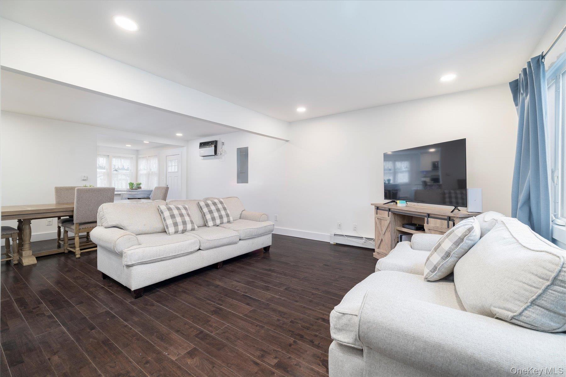 #8 photo, 3357 4th Street, Oceanside , NY 11572