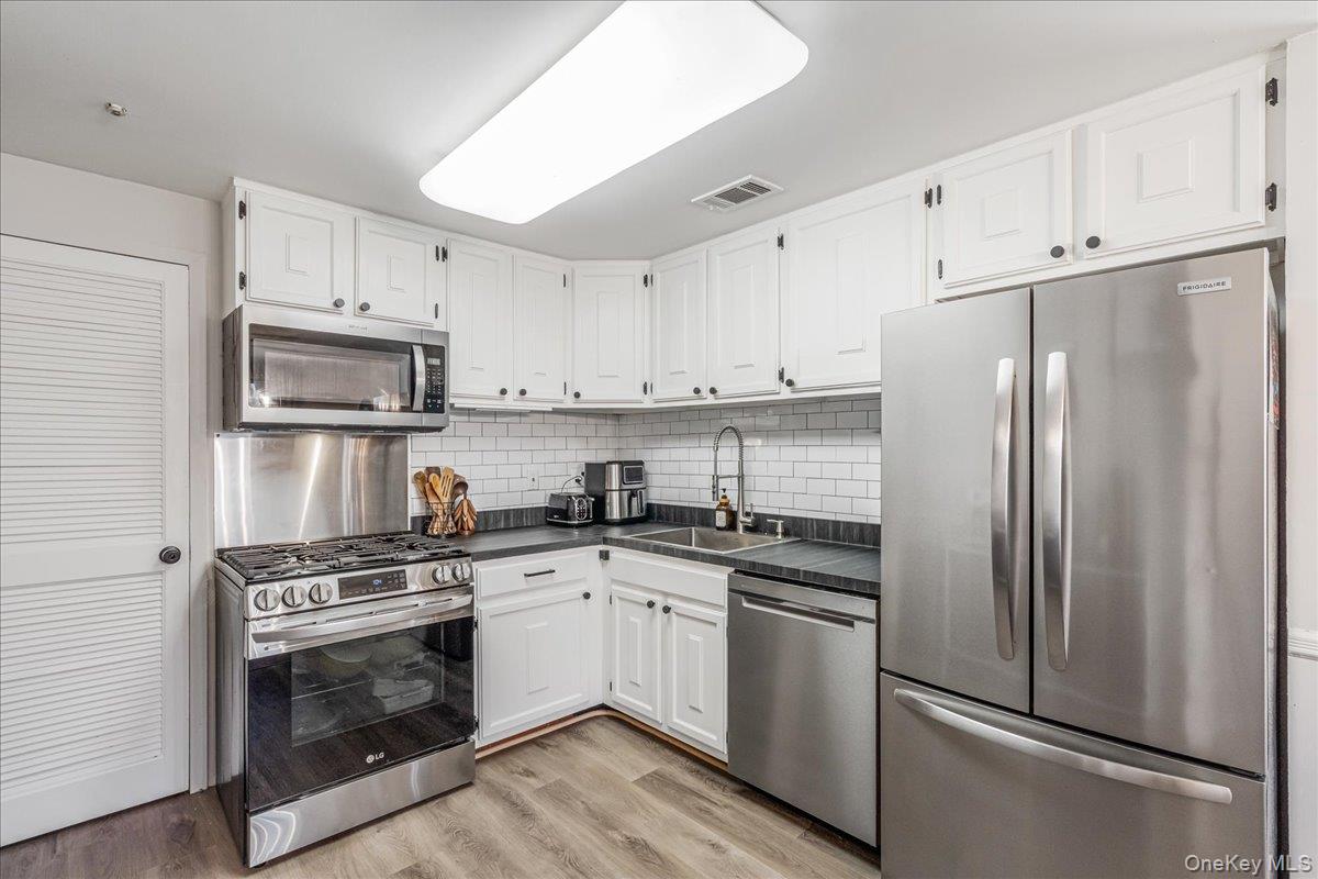 #7 photo, 199 Skyline Drive, Coram , NY 11727