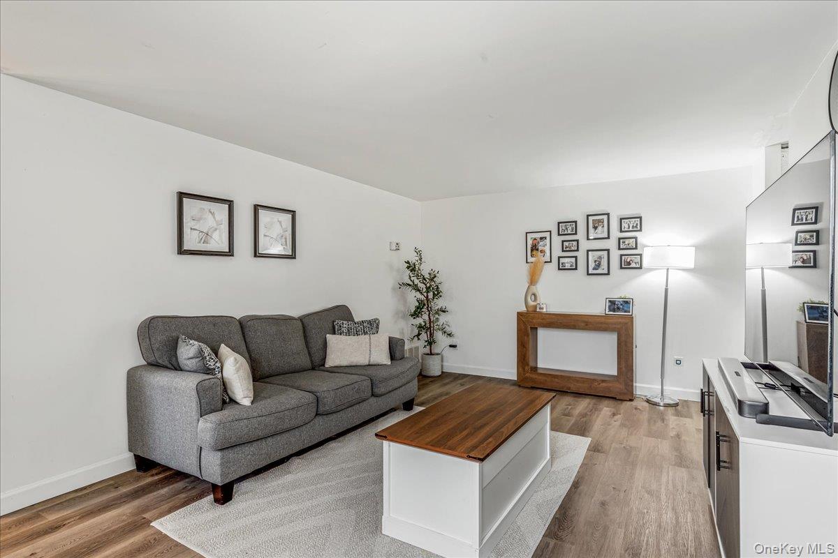 #8 photo, 199 Skyline Drive, Coram , NY 11727