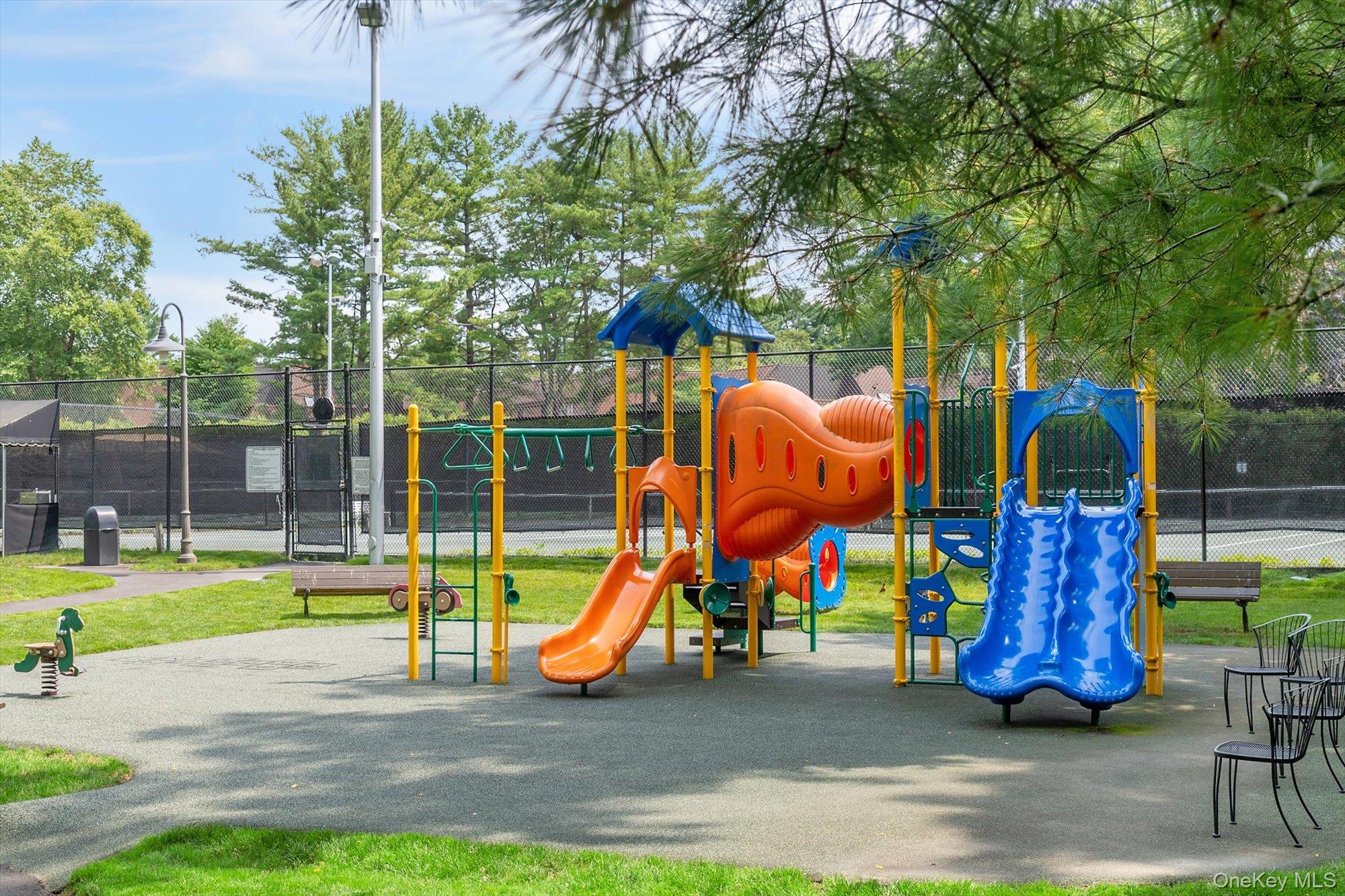 #13 photo, 5 Fox Ridge, Roslyn , NY 11576