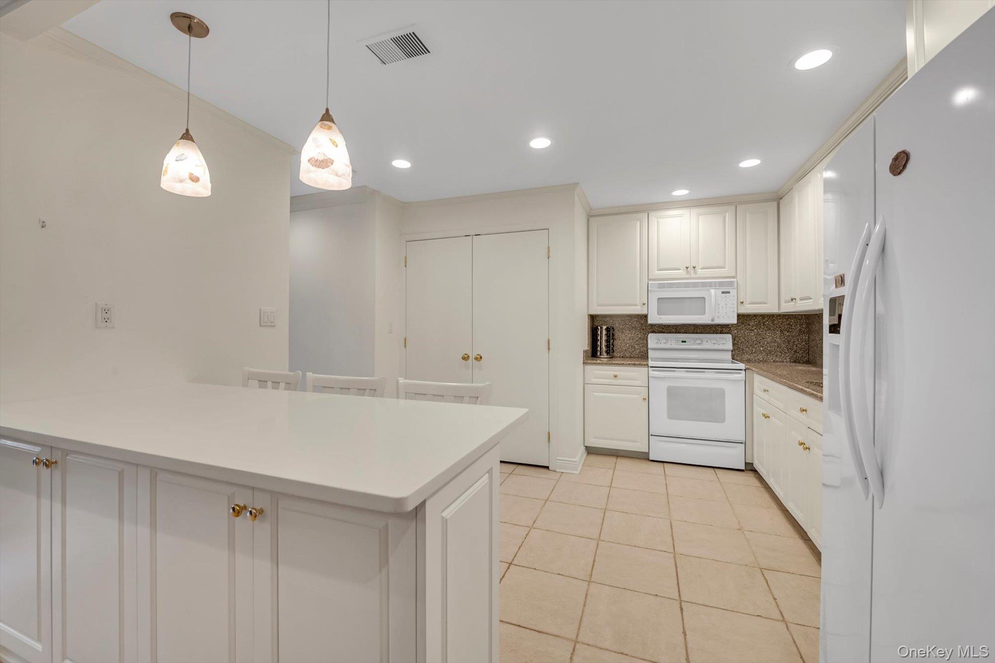 #7 photo, 5 Fox Ridge, Roslyn , NY 11576