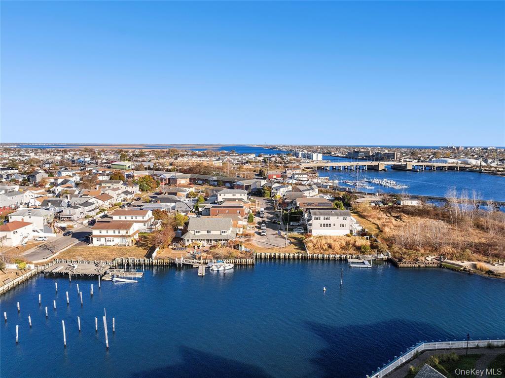 #20 photo, 4 Quebec Road, Island Park , NY 11558