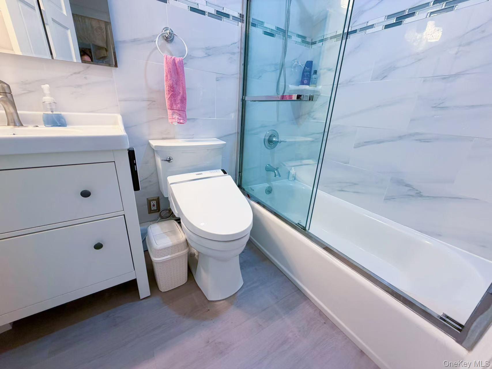 #17 photo, 157-14 20TH Road, Whitestone , NY 11357