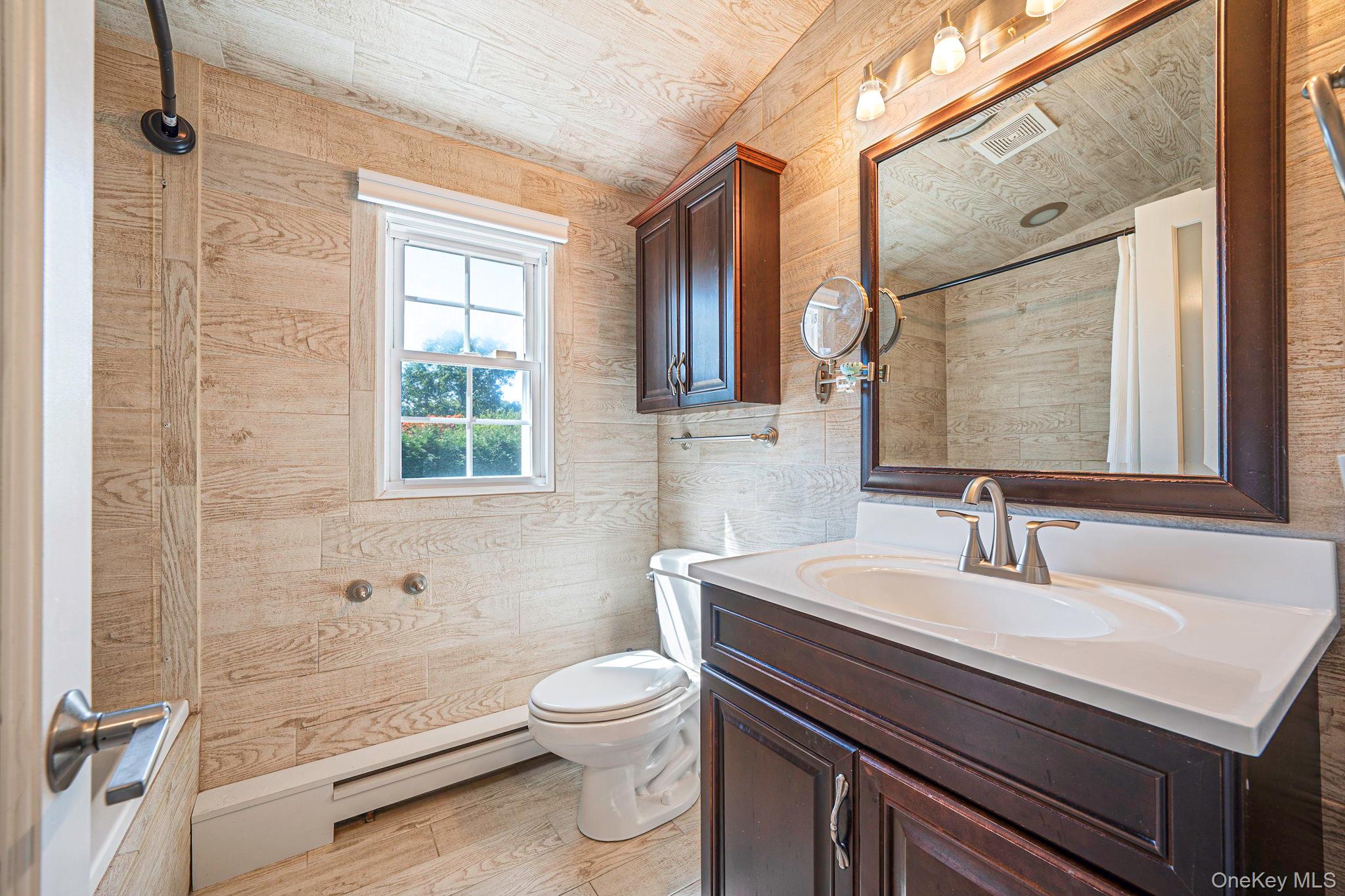 #11 photo, 183 Old Country Road, Speonk , NY 11972