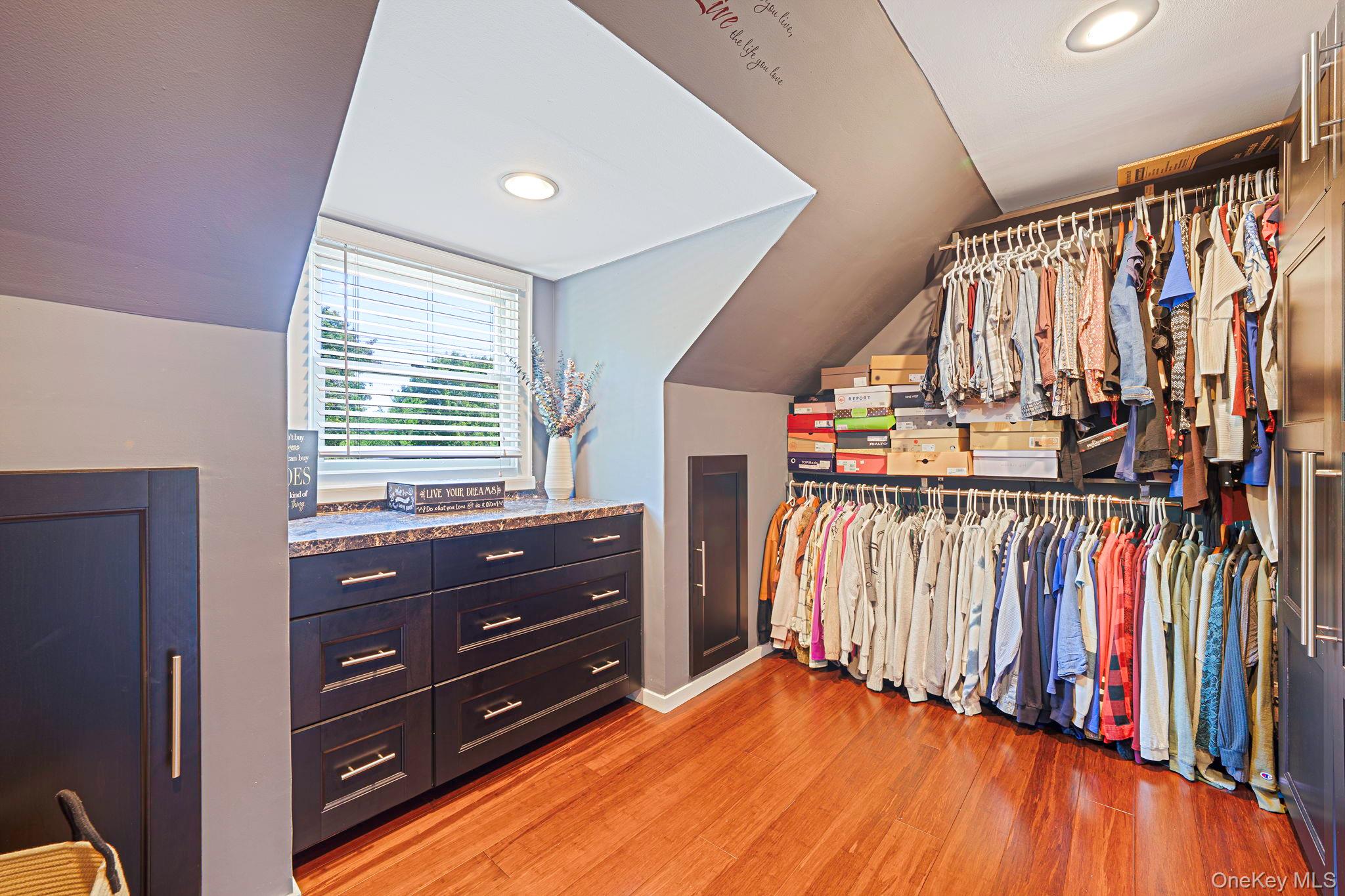 #12 photo, 183 Old Country Road, Speonk , NY 11972