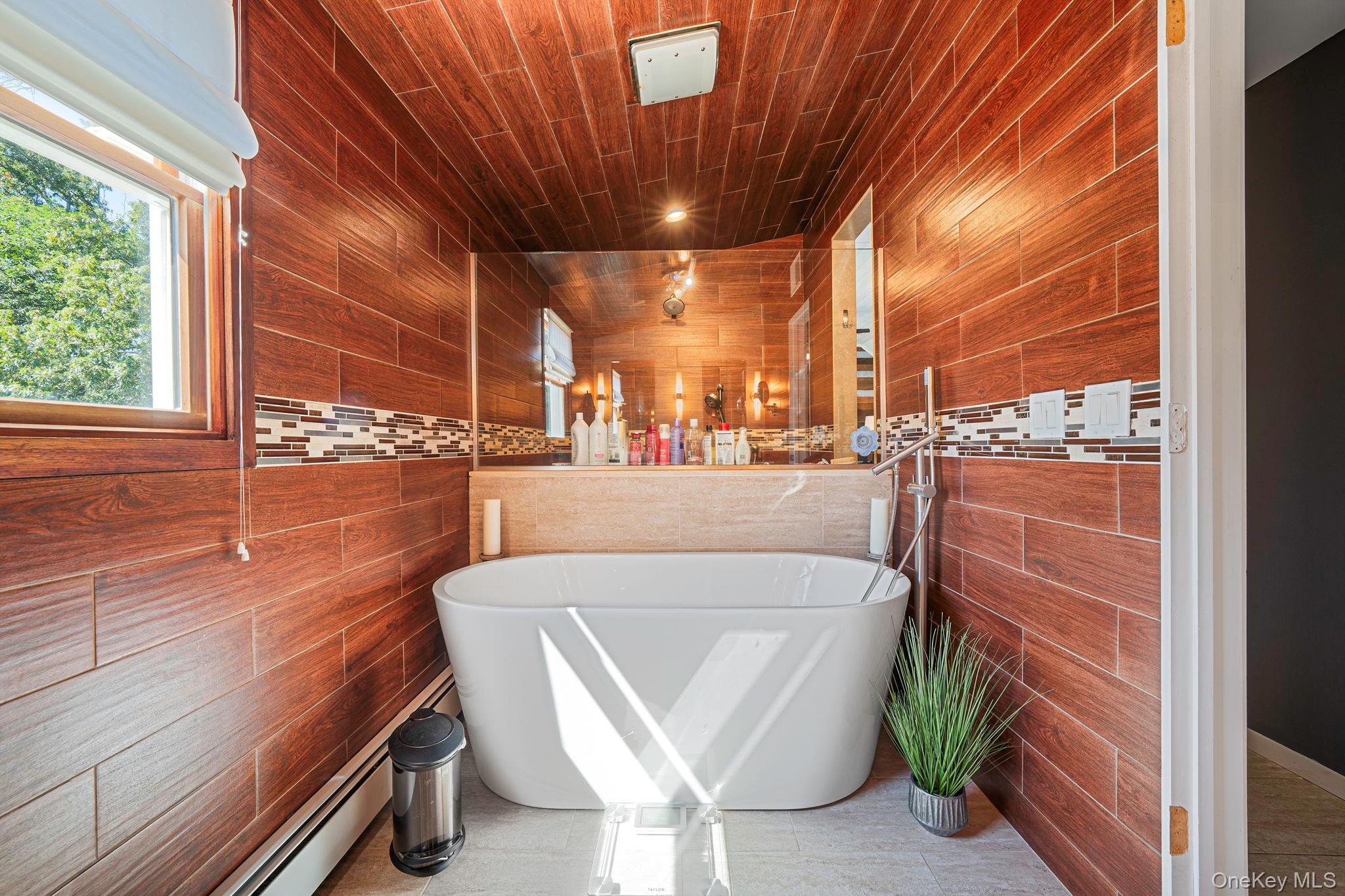 #14 photo, 183 Old Country Road, Speonk , NY 11972