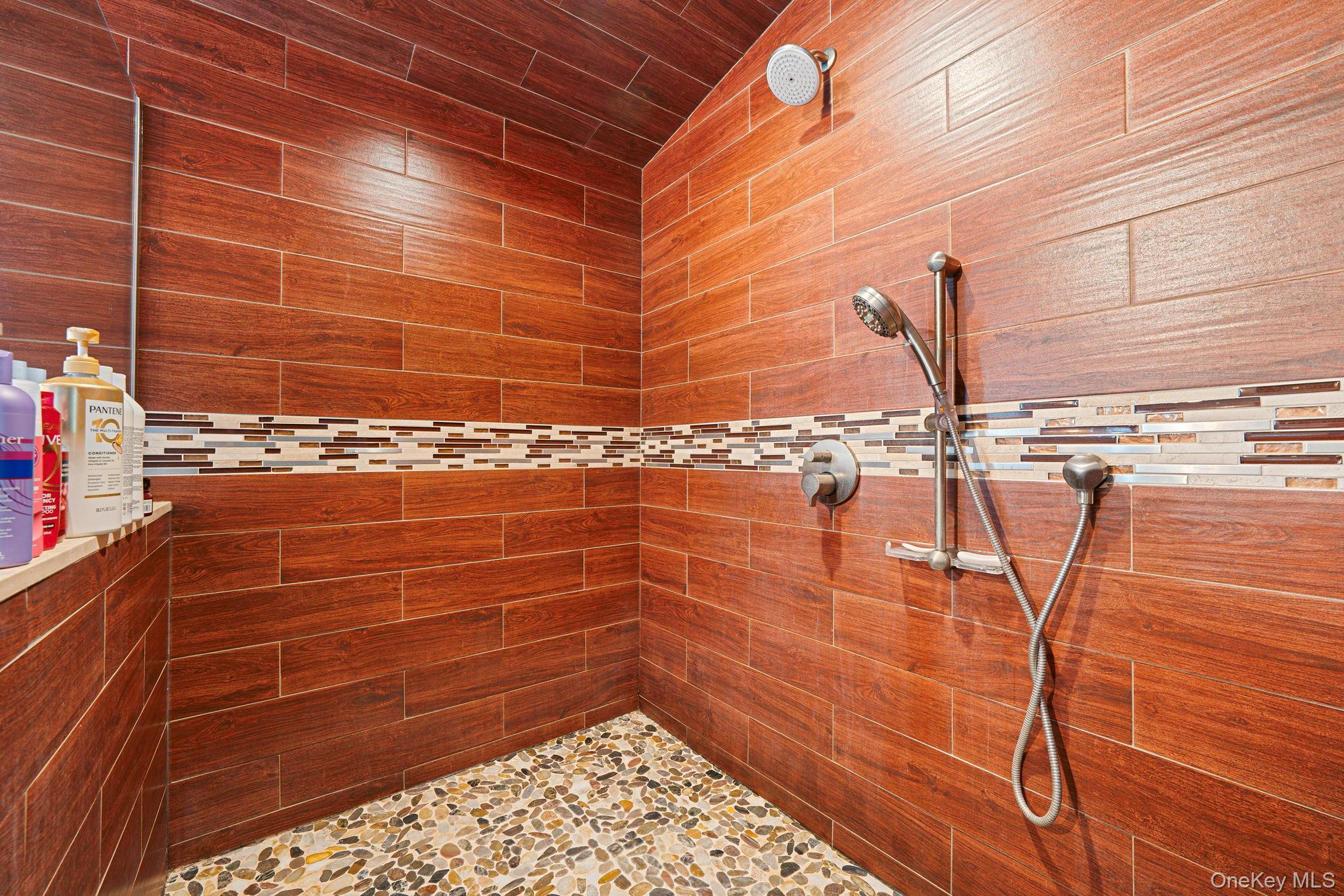 #16 photo, 183 Old Country Road, Speonk , NY 11972