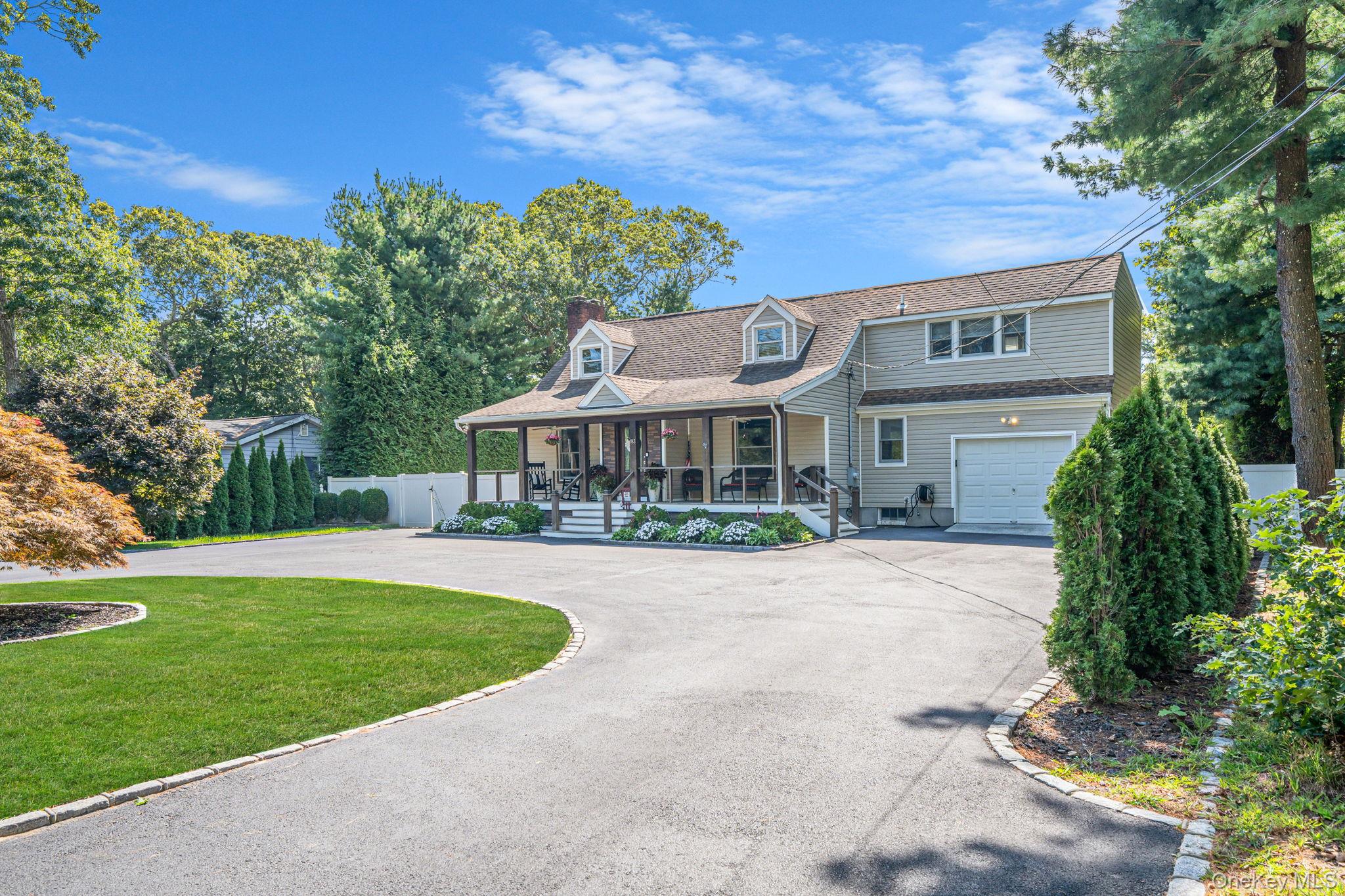 #3 photo, 183 Old Country Road, Speonk , NY 11972