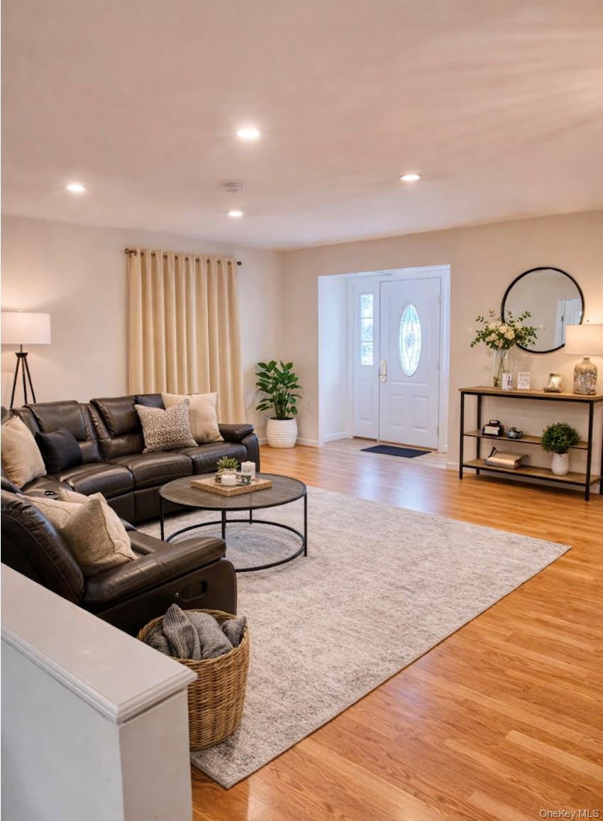 #4 photo, 56 Wylde Road, Mount Sinai , NY 11766