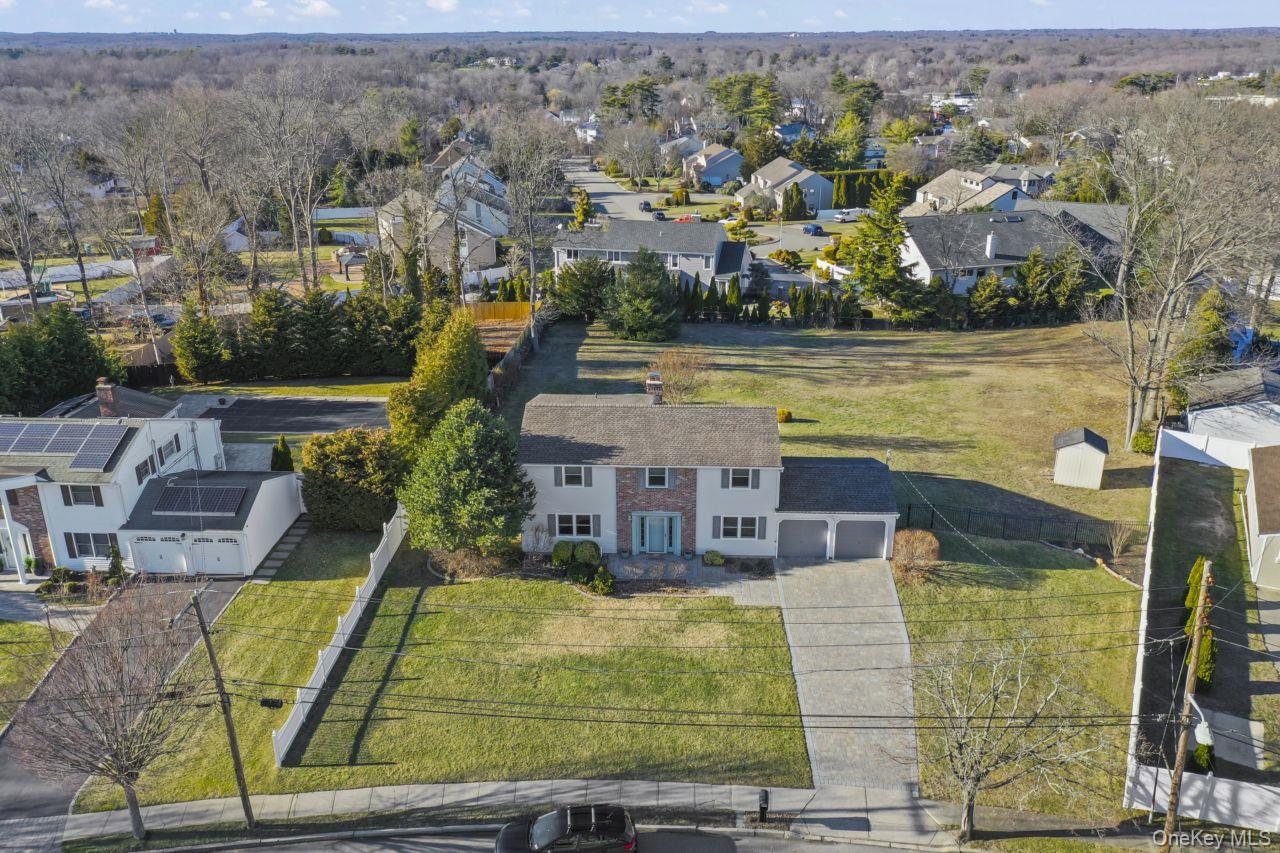 #4 photo, 11 Dennard Road, Hauppauge , NY 11788