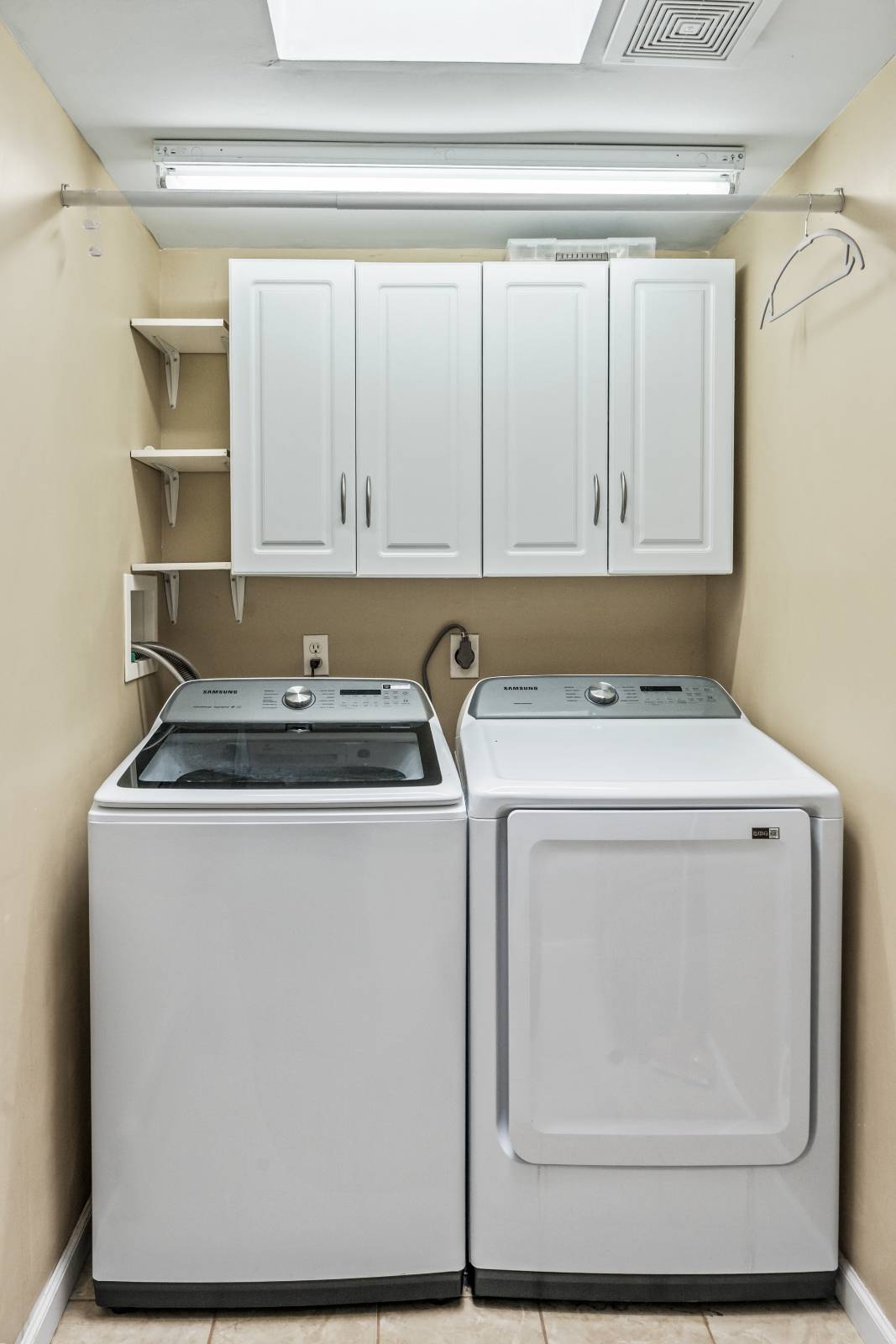 #16 photo, 1128 Green Corners, Amsterdam , NY 12010