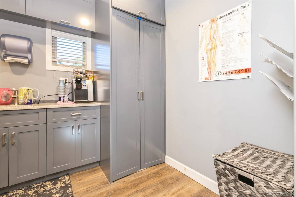 #14 photo, 1420 Montauk Highway, #Suite 1 - Treatment Rm 1, Oakdale , NY 11769