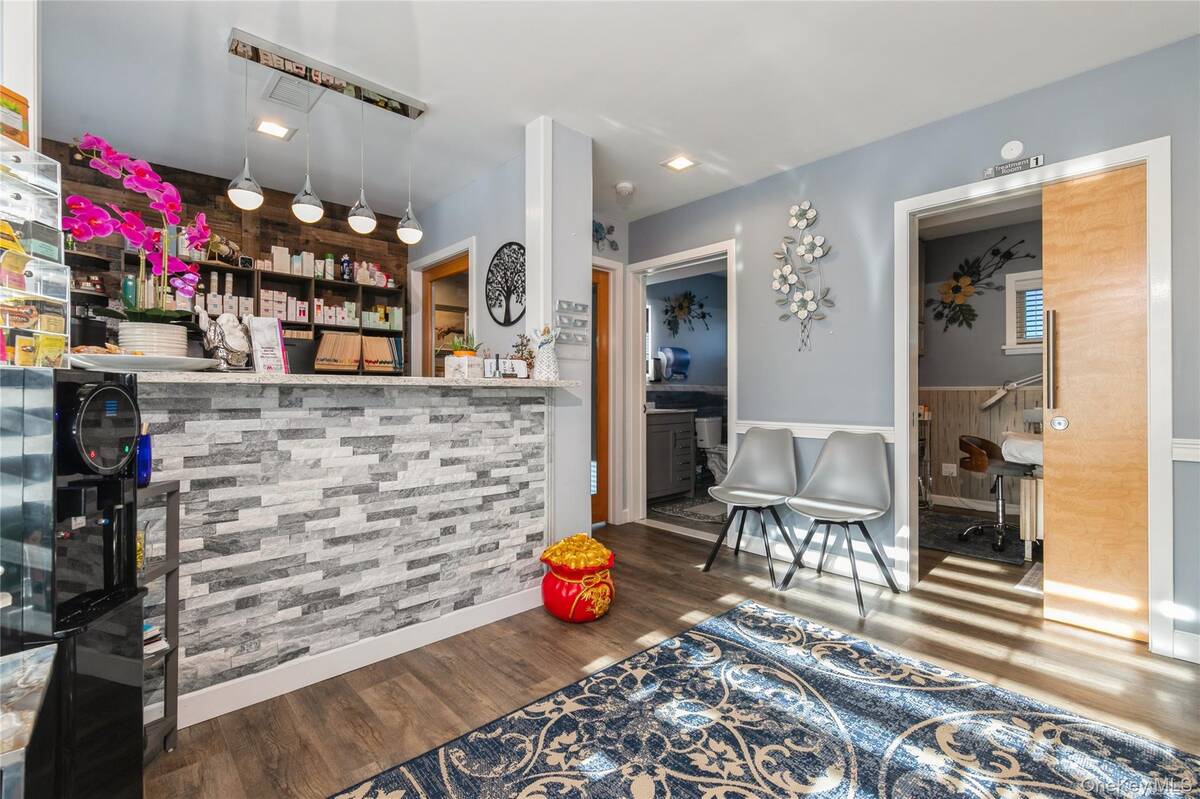 #13 photo, 1420 Montauk Highway, #Suite 2 - Treatment Rm 2, Oakdale , NY 11769