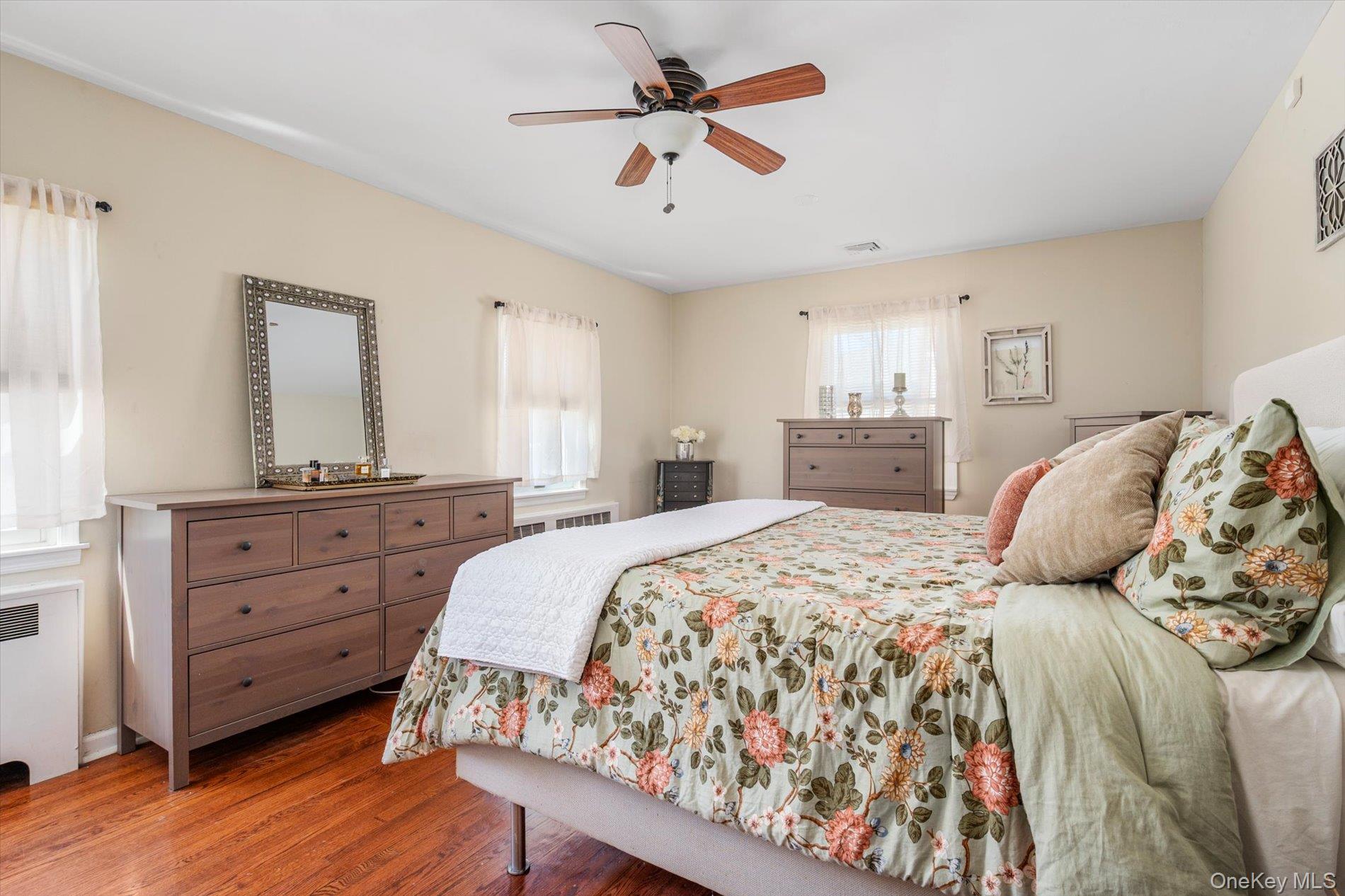 #12 photo, 165 Little Whaleneck Road, Merrick , NY 11566