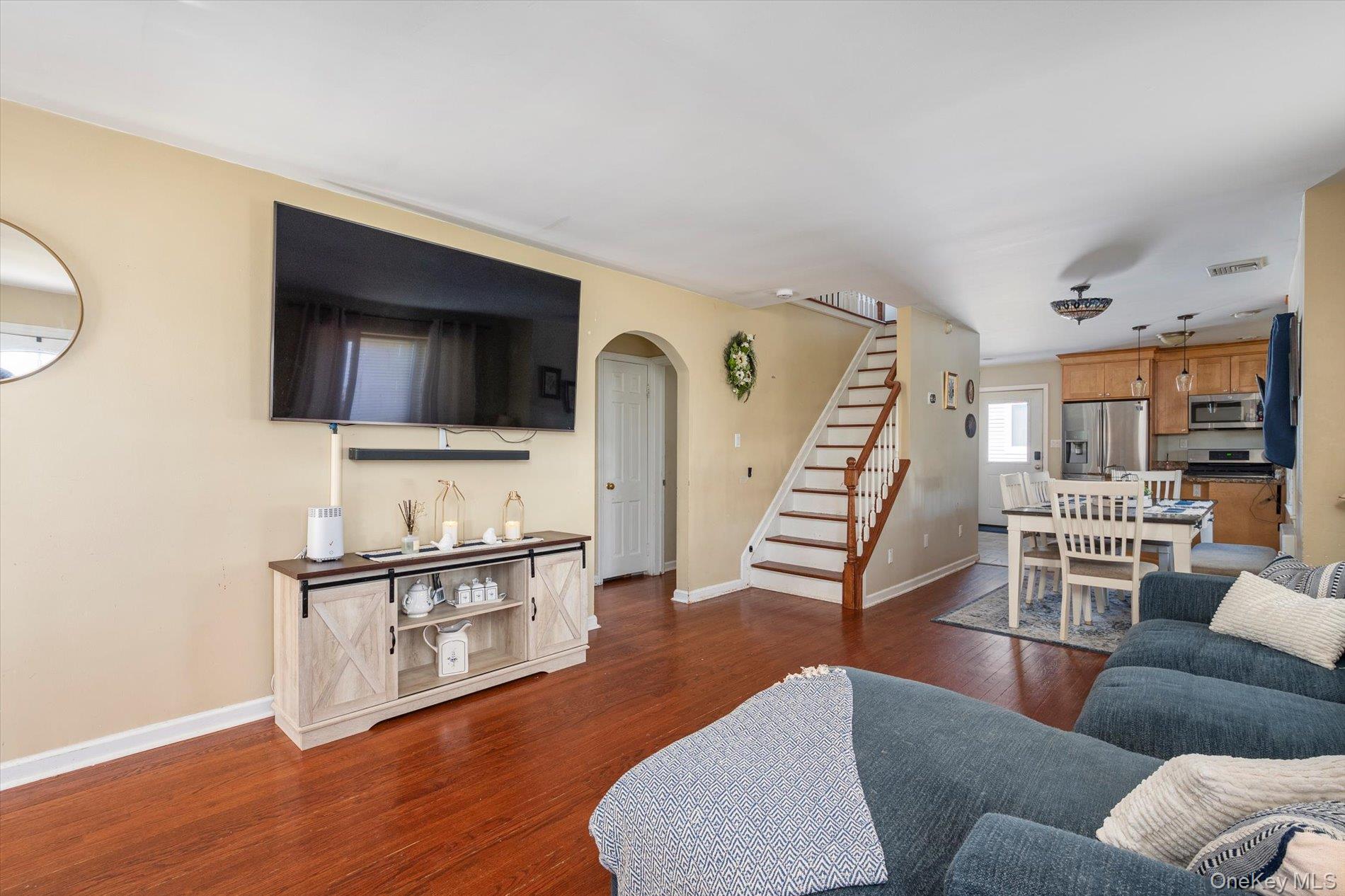 #3 photo, 165 Little Whaleneck Road, Merrick , NY 11566