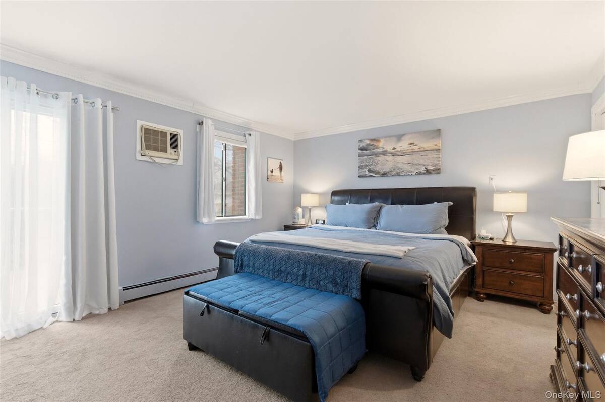 #10 photo, 17 Westminster Lane, West Islip , NY 11795