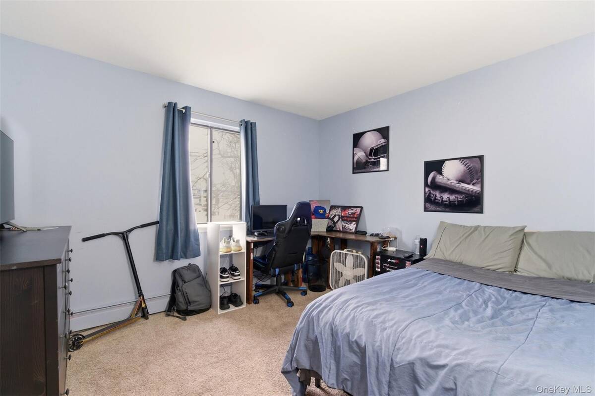 #12 photo, 17 Westminster Lane, West Islip , NY 11795