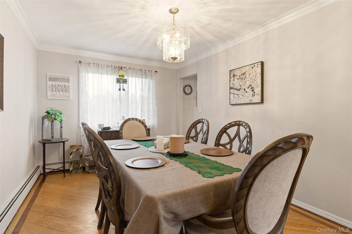 #5 photo, 17 Westminster Lane, West Islip , NY 11795