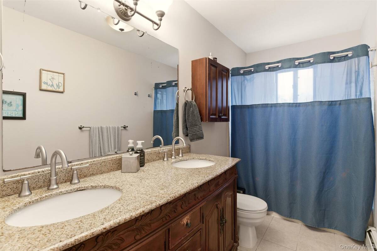 #9 photo, 17 Westminster Lane, West Islip , NY 11795