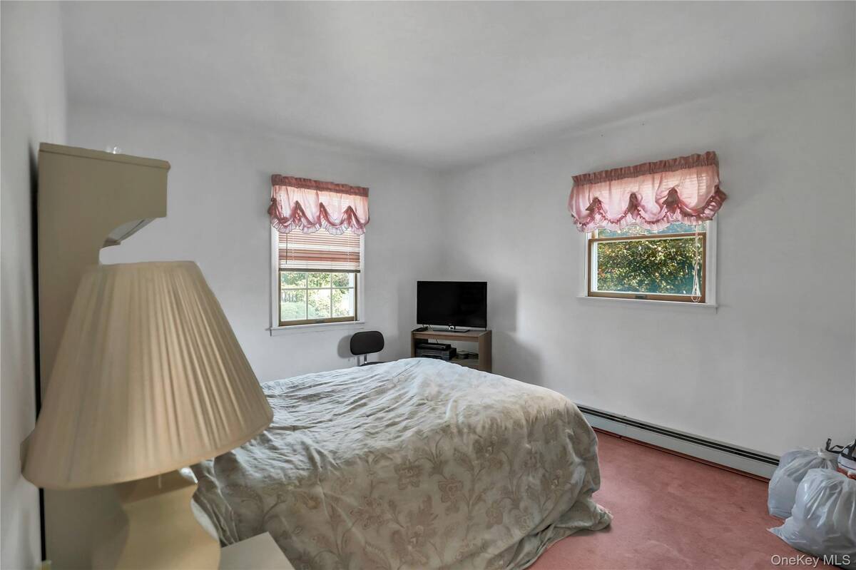 #18 photo, 30 Ashford Drive, Bohemia , NY 11716