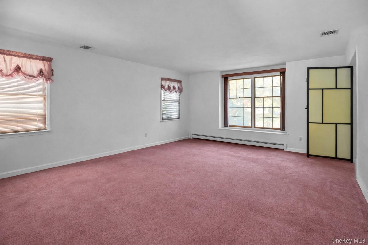 #4 photo, 30 Ashford Drive, Bohemia , NY 11716