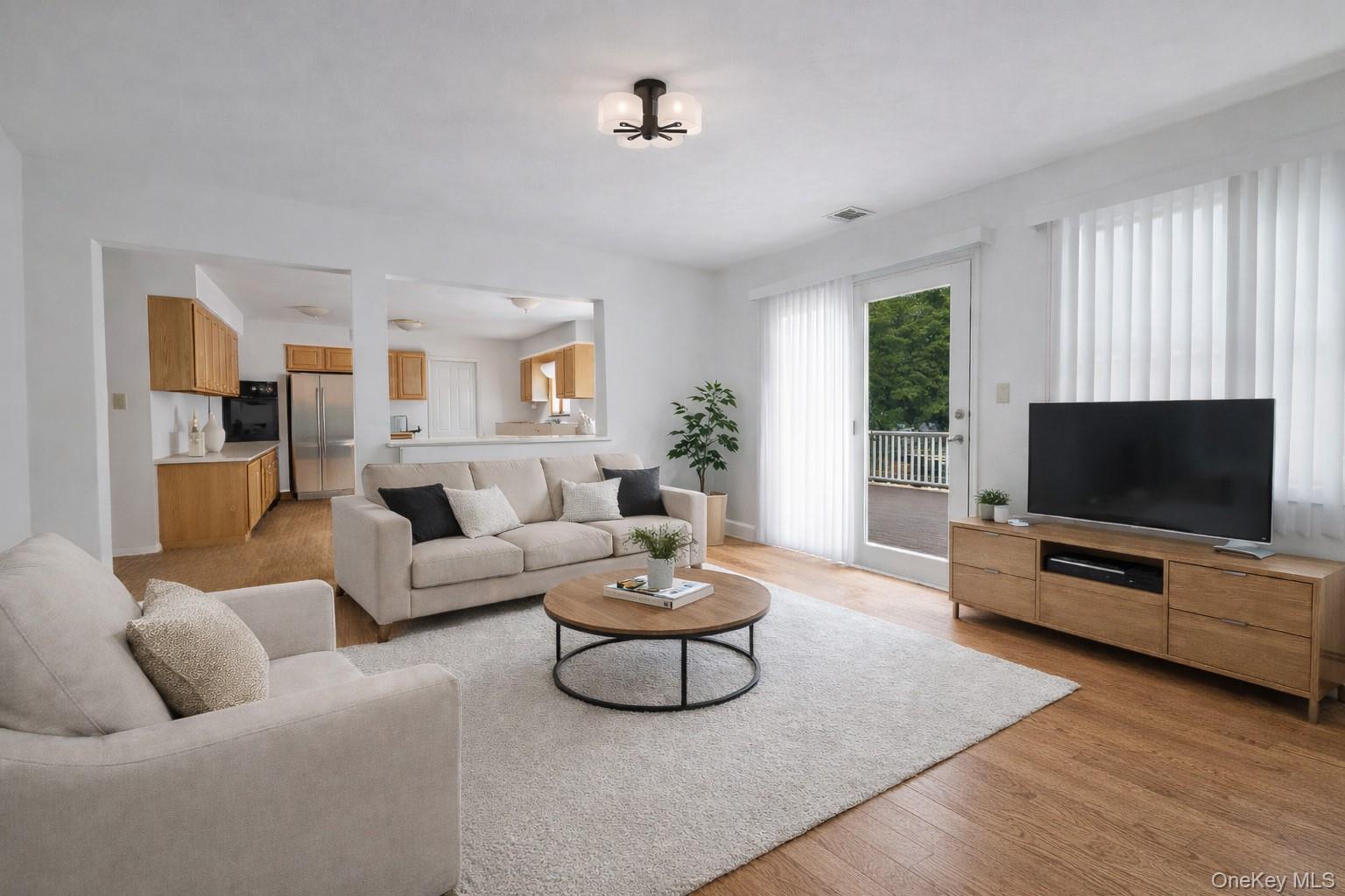 #7 photo, 30 Ashford Drive, Bohemia , NY 11716