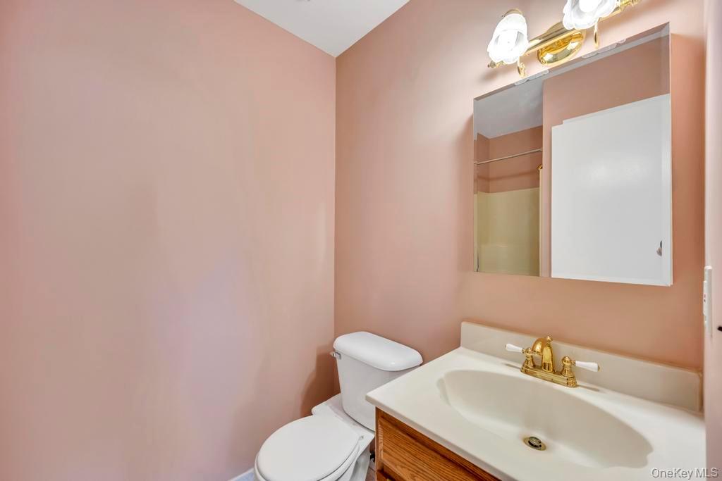 #19 photo, 13 Mallard Path, Coram , NY 11727