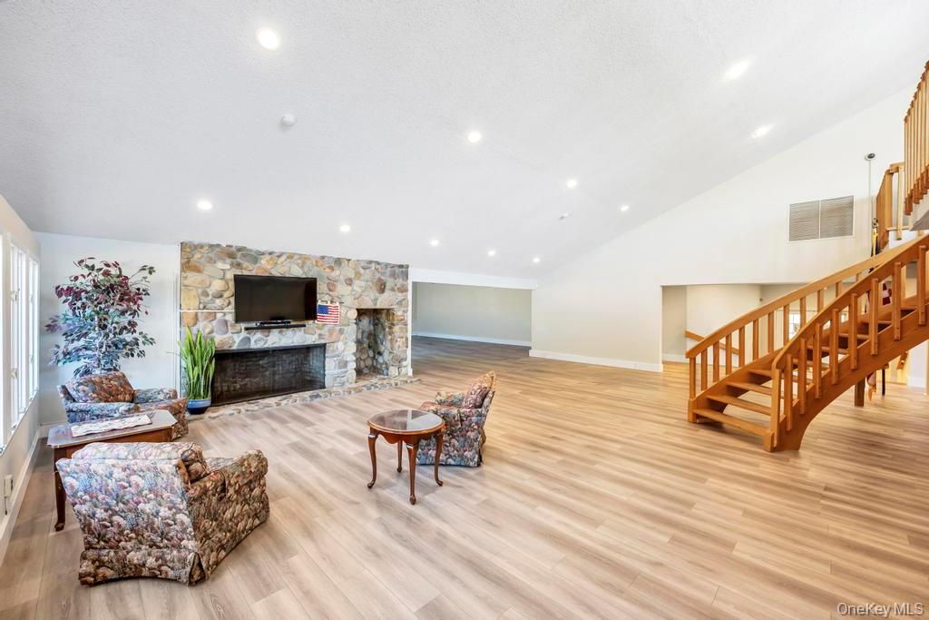 #31 photo, 13 Mallard Path, Coram , NY 11727