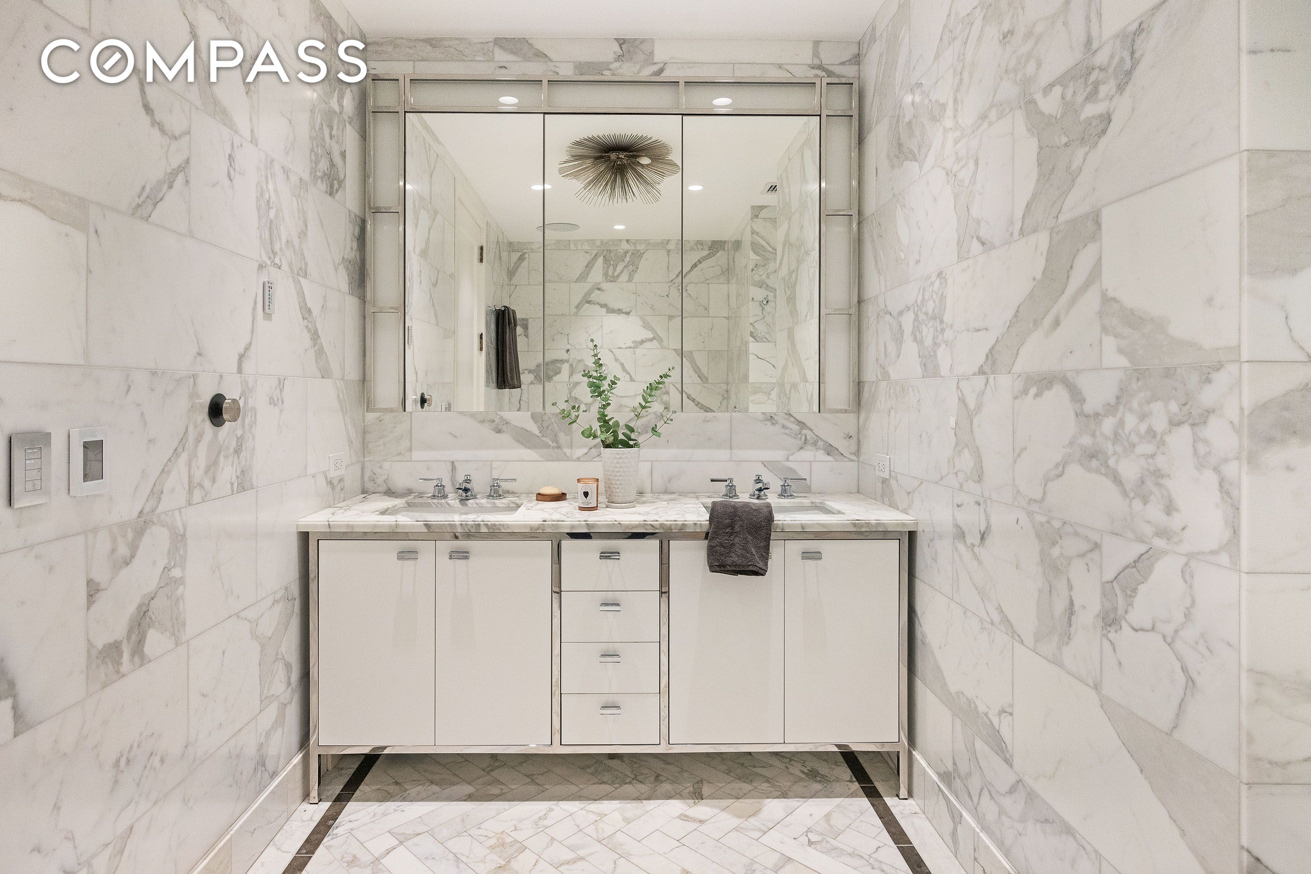 #16 photo, 100 Barclay Street, Tribeca , NY 10007