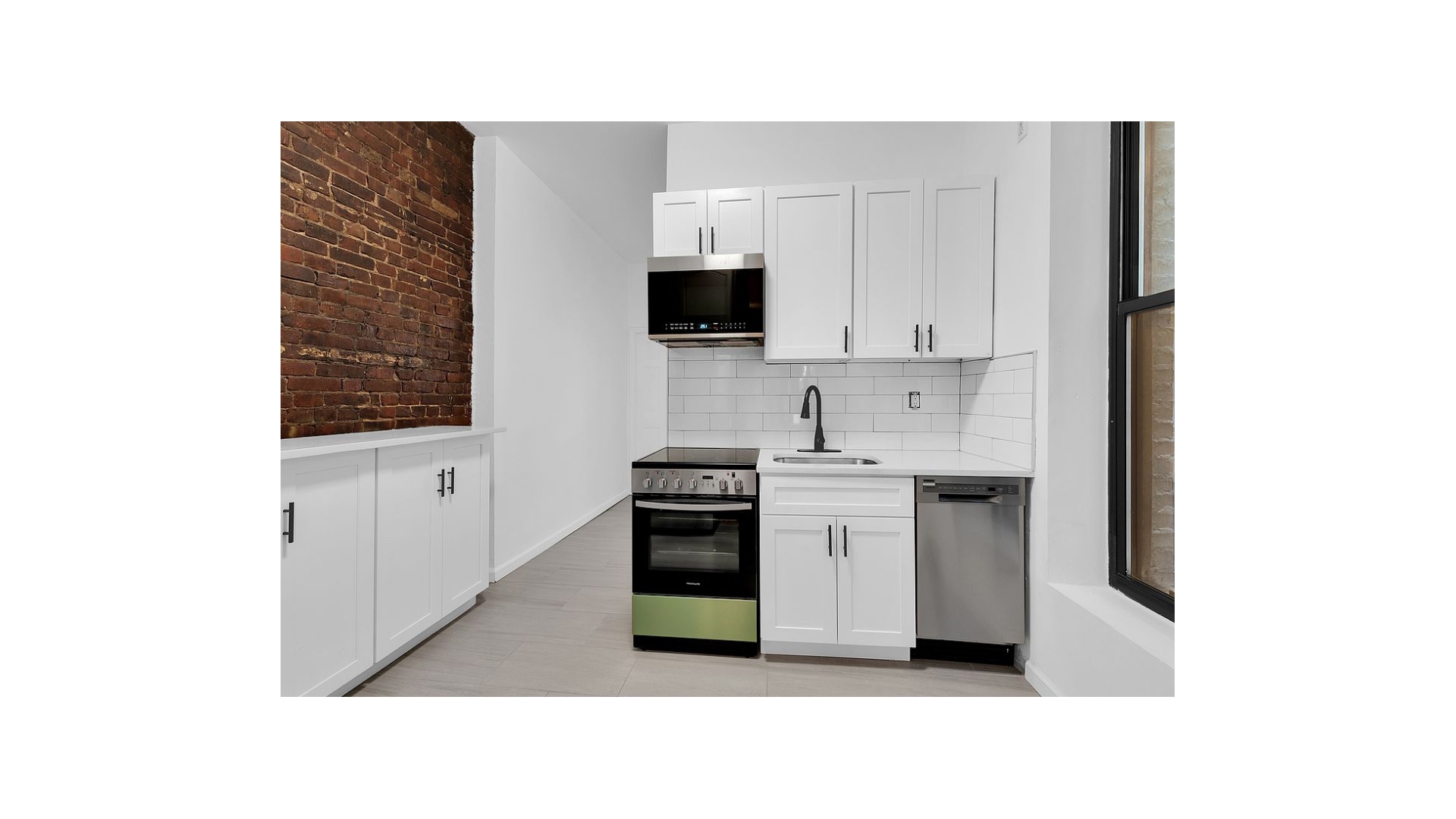 #5 photo, 314 W 52ND Street, Hell's Kitchen , NY 10019