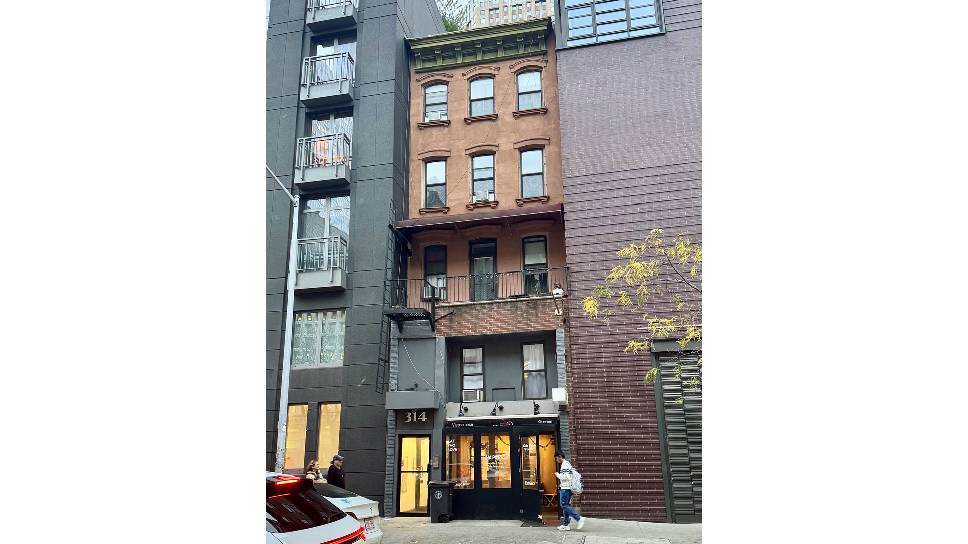 #7 photo, 314 W 52ND Street, Hell's Kitchen , NY 10019