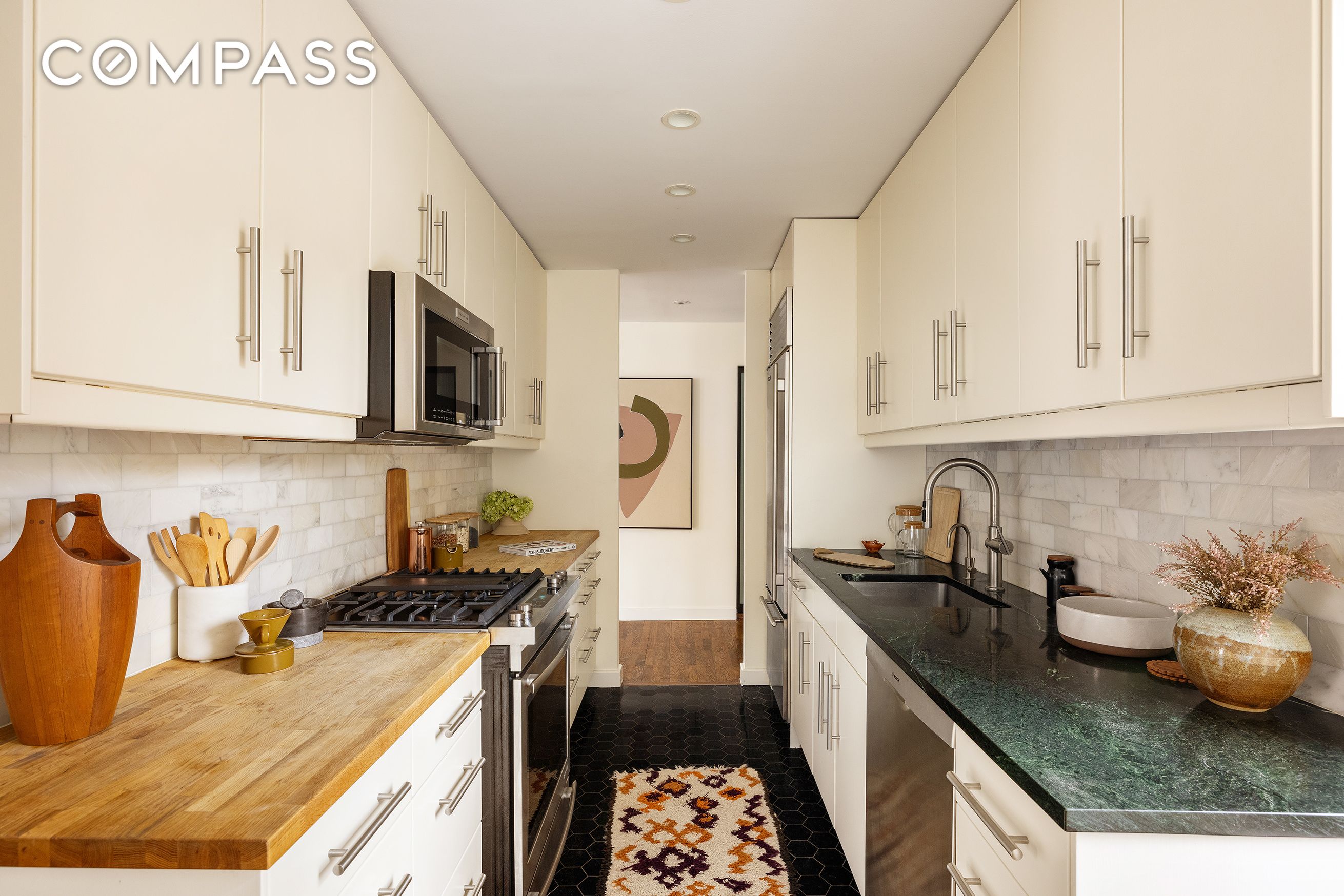 #10 photo, 211 E 3rd Street, ম্যানহাটন East Village , NY 10009