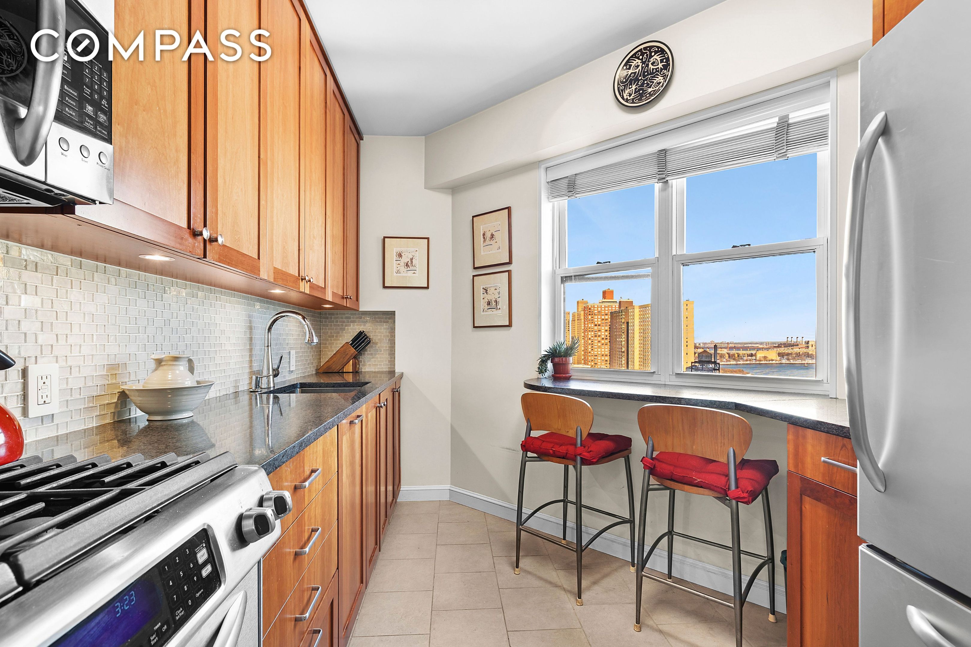 #4 photo, 400 E 85th Street, Upper East Side , NY 10028