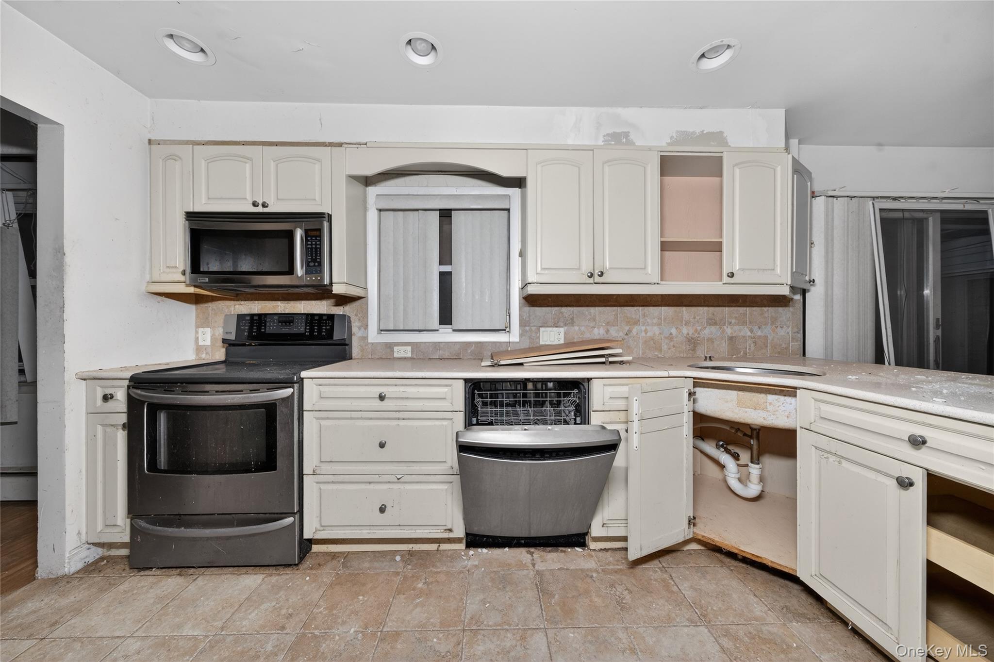 #11 photo, 19 Angevine Avenue, নাসাউ কাউন্টি Hempstead , NY 11550