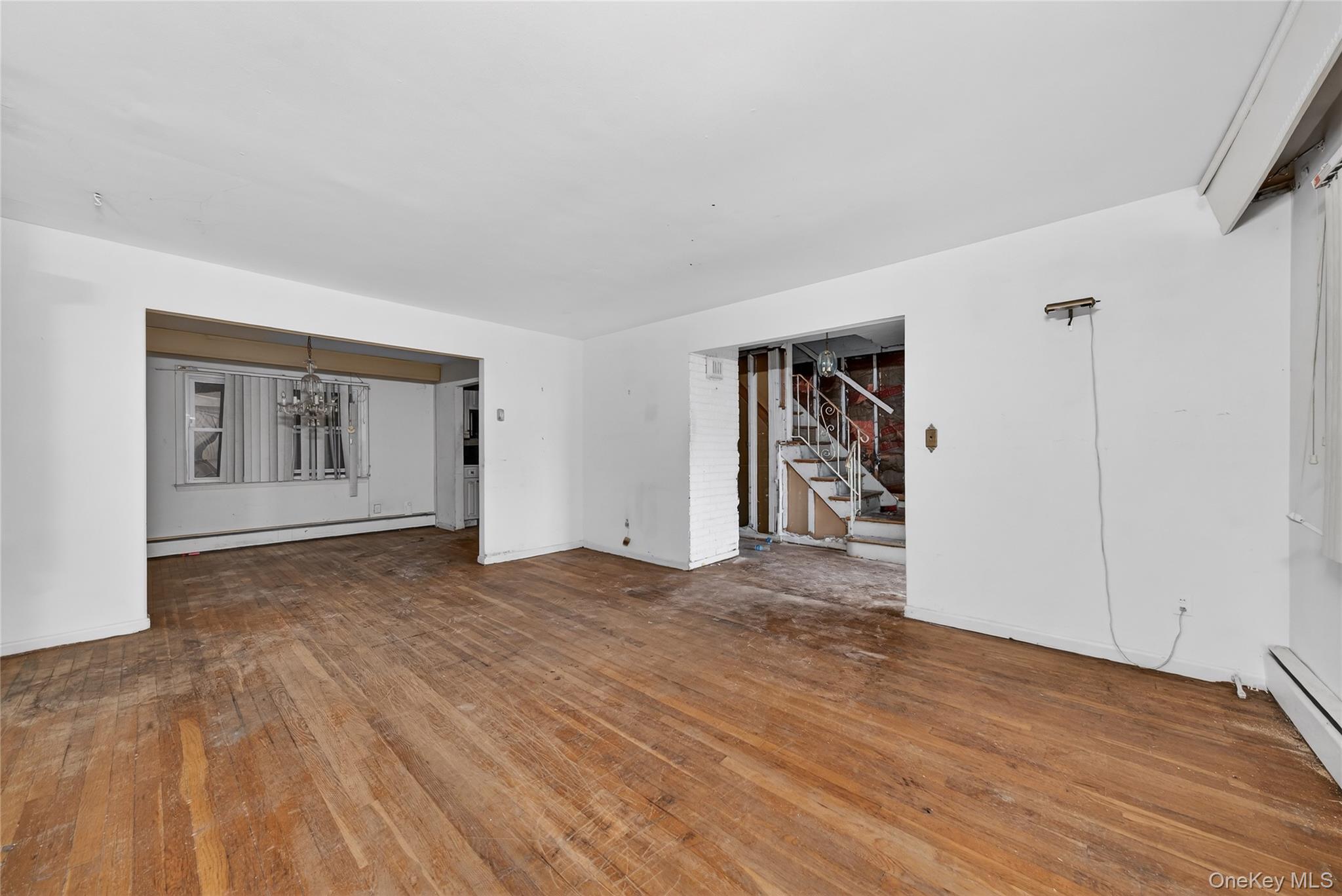 #4 photo, 19 Angevine Avenue, নাসাউ কাউন্টি Hempstead , NY 11550