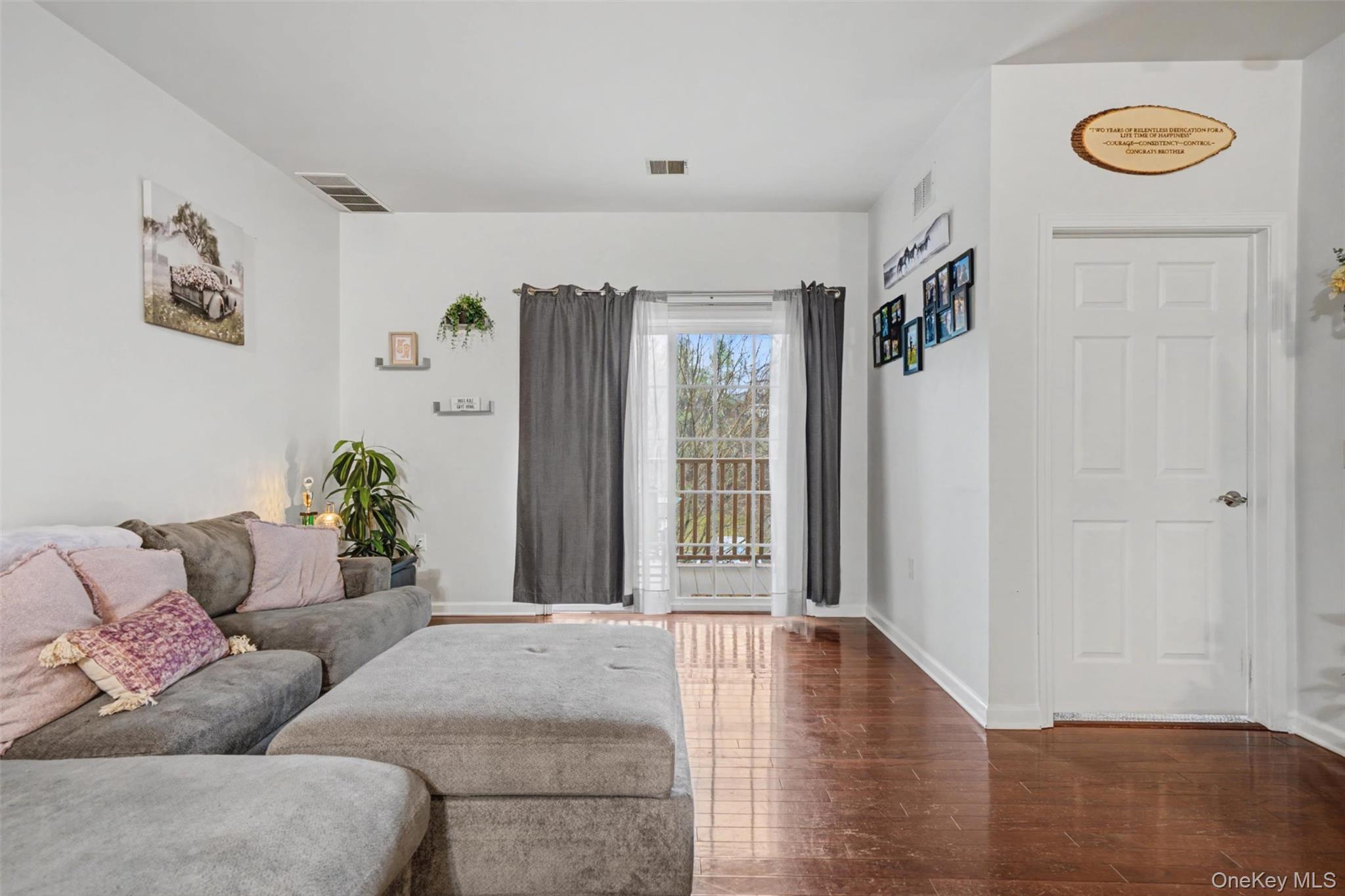 #12 photo, 935 Tower Ridge Circle, Middletown , NY 10941