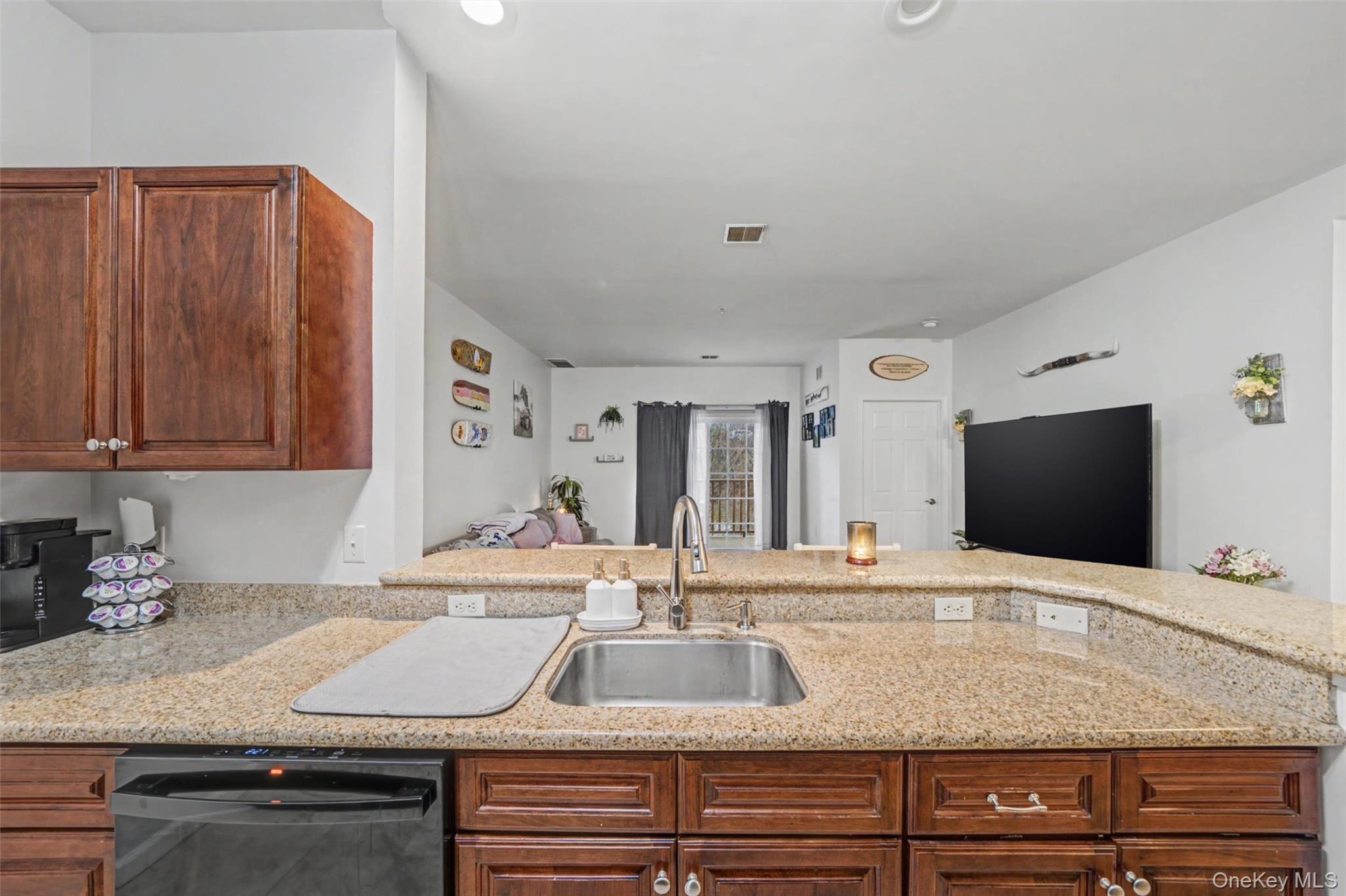 #8 photo, 935 Tower Ridge Circle, Middletown , NY 10941