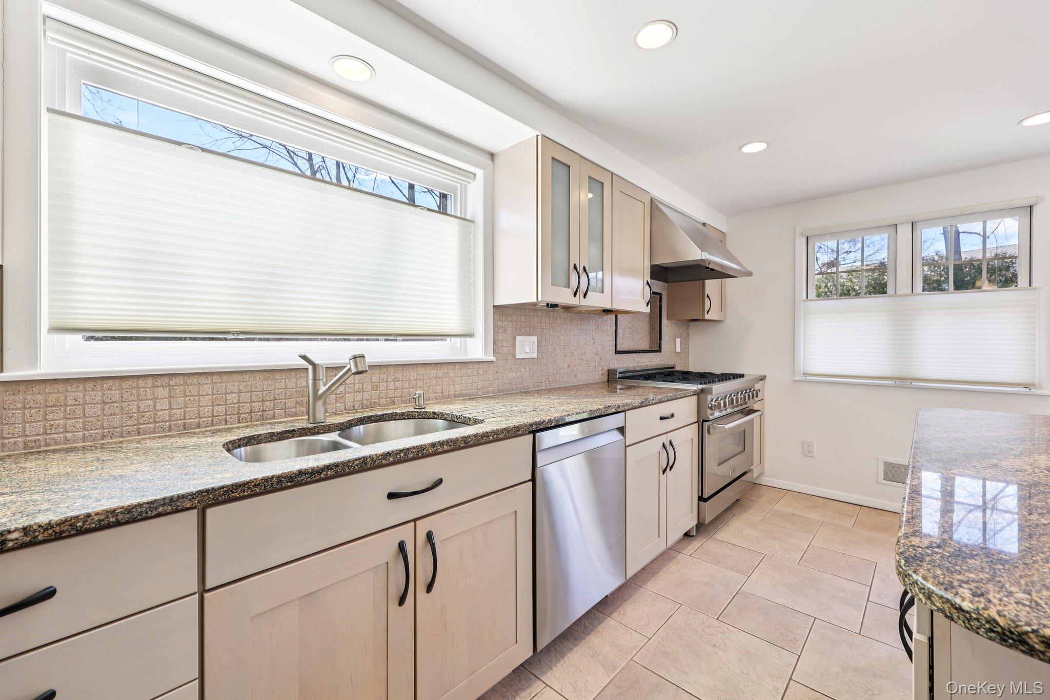 #10 photo, 12 Old Oak Road, Rye Brook , NY 10573