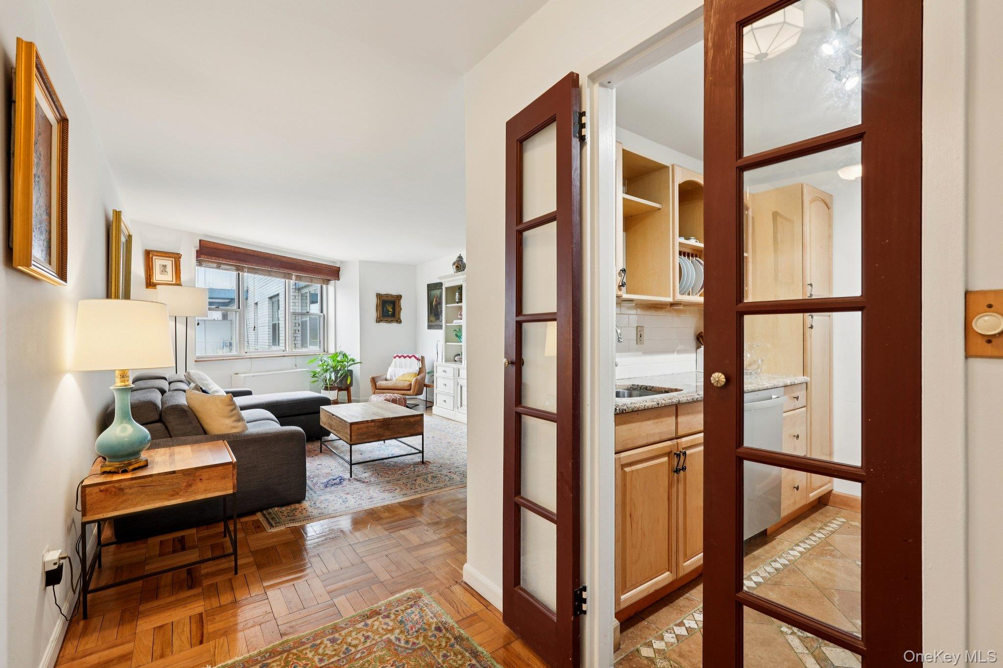 #7 photo, 499 N Broadway, White Plains , NY 10603