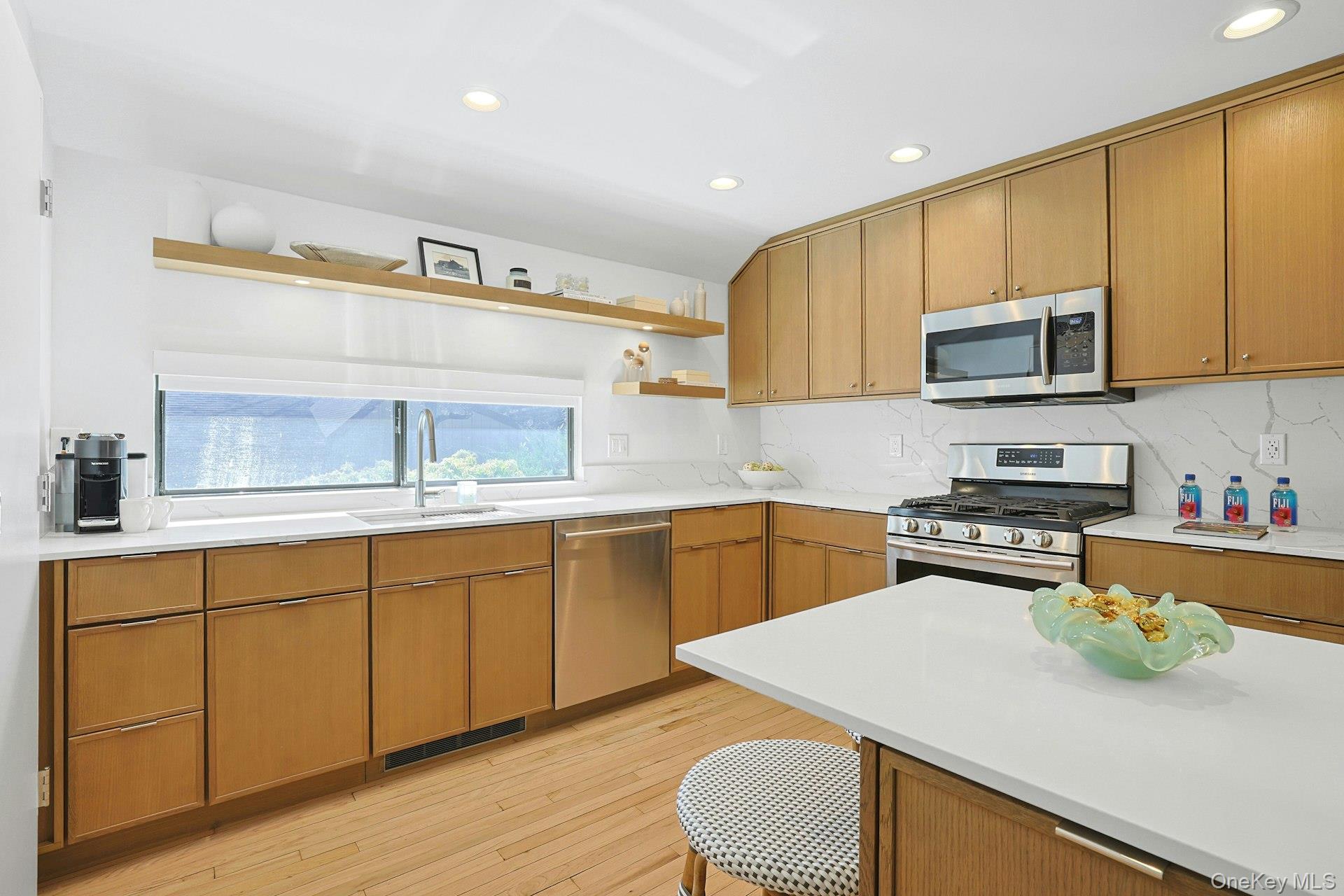 #12 photo, 72 Quail Close, Irvington , NY 10533