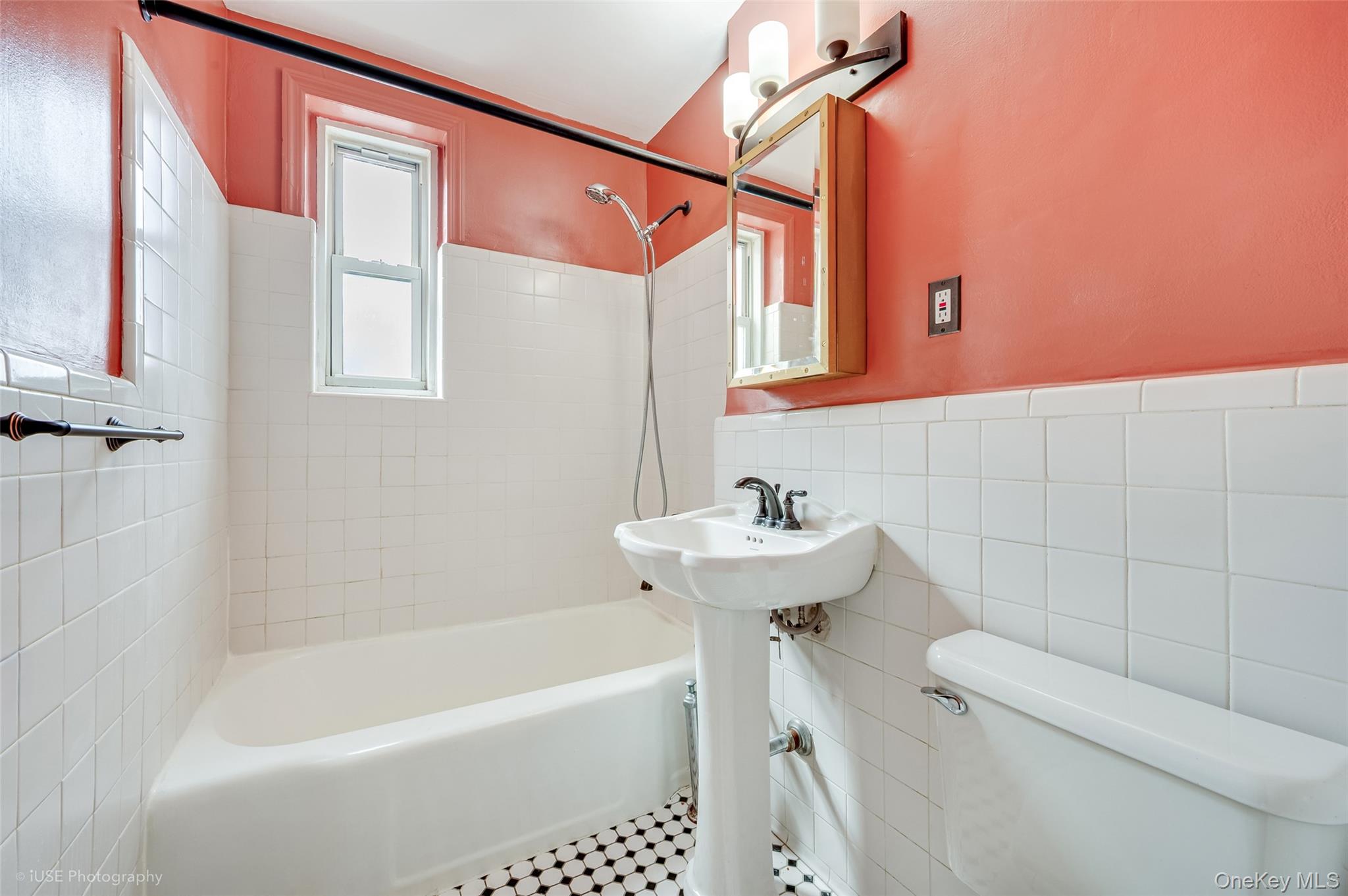 #13 photo, 39-60 52nd Street, Woodside , NY 11377