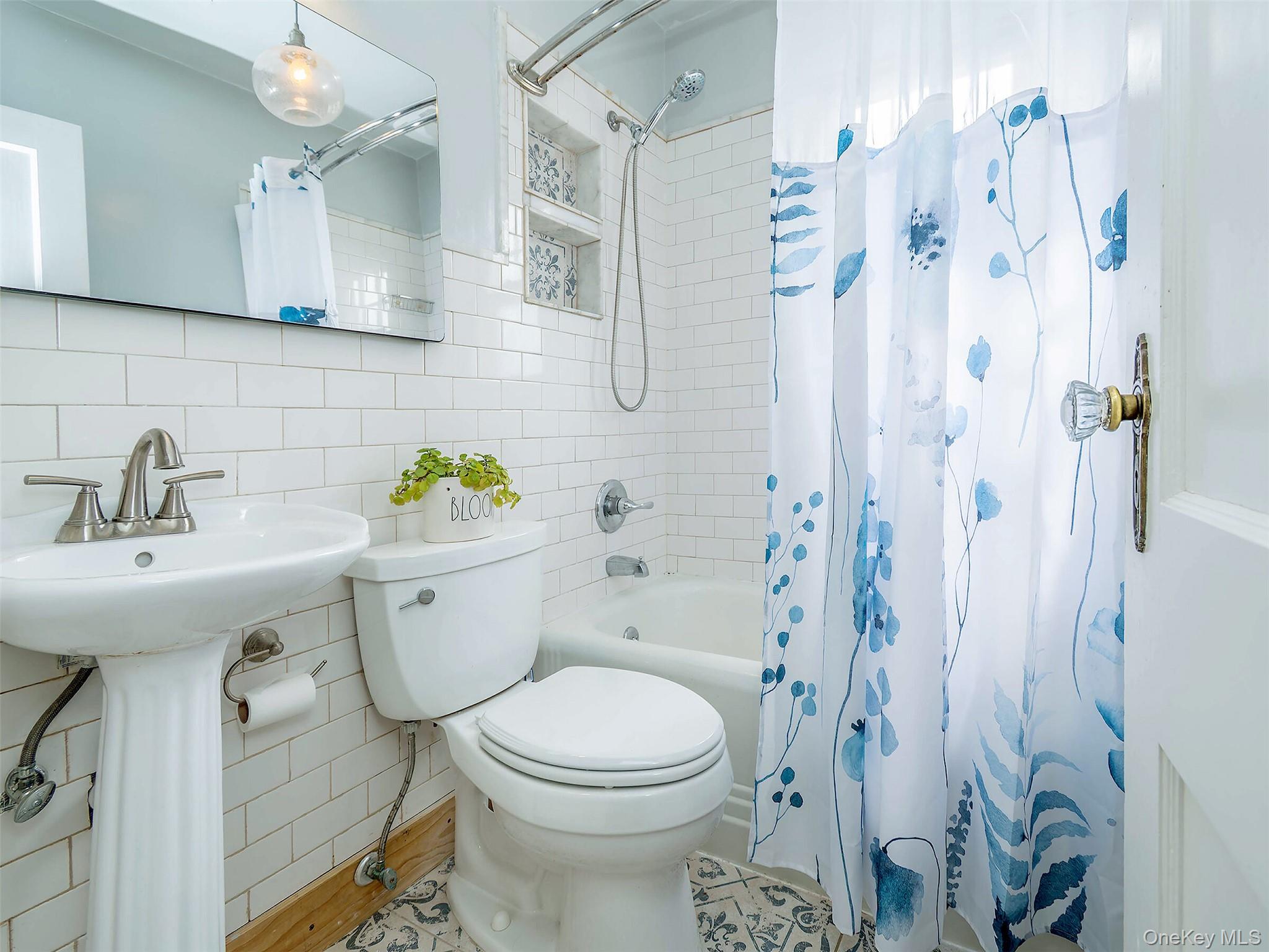 #20 photo, 7 Cherry Street, Glen Head , NY 11545