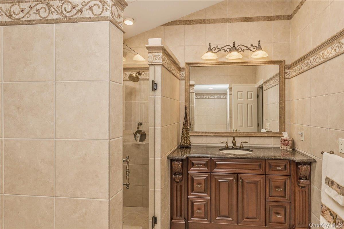 #16 photo, 12 Bob O Link Lane, Northport , NY 11768