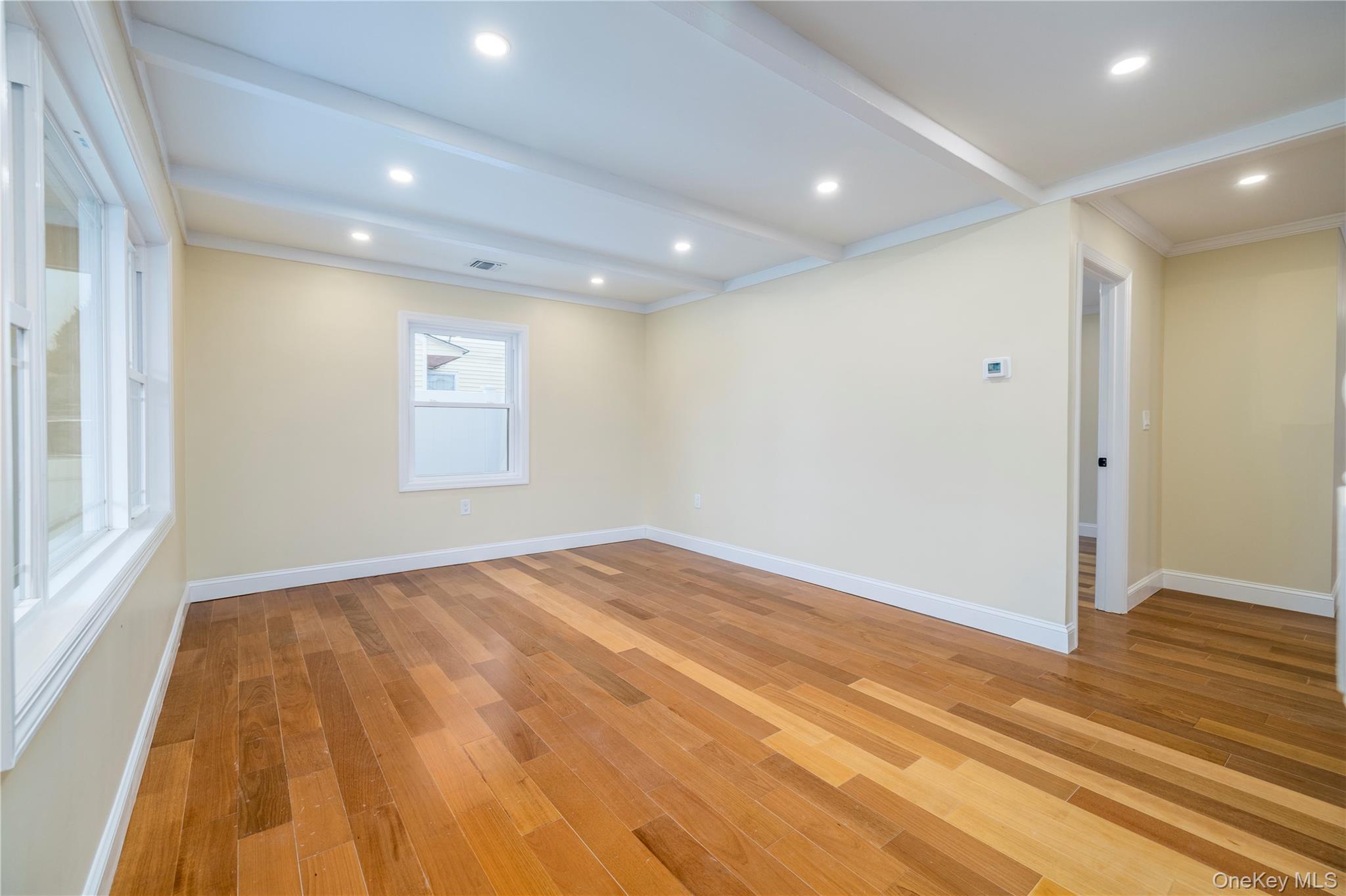 #10 photo, 38 Heather Lane, Levittown , NY 11756