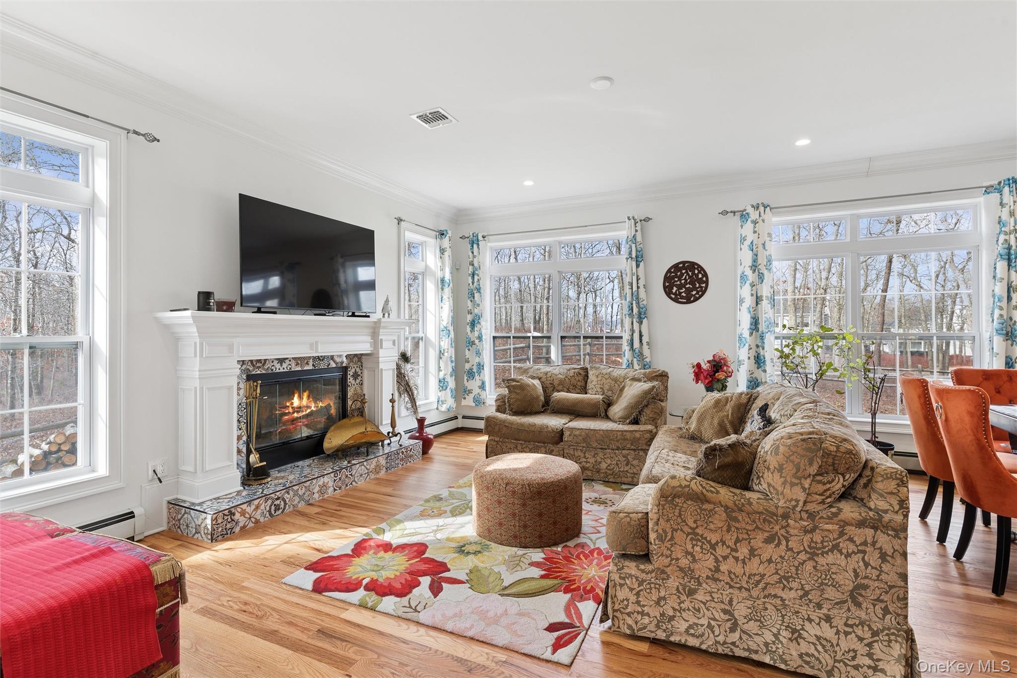 #4 photo, 16 Gateway Court, Hampton Bays , NY 11946