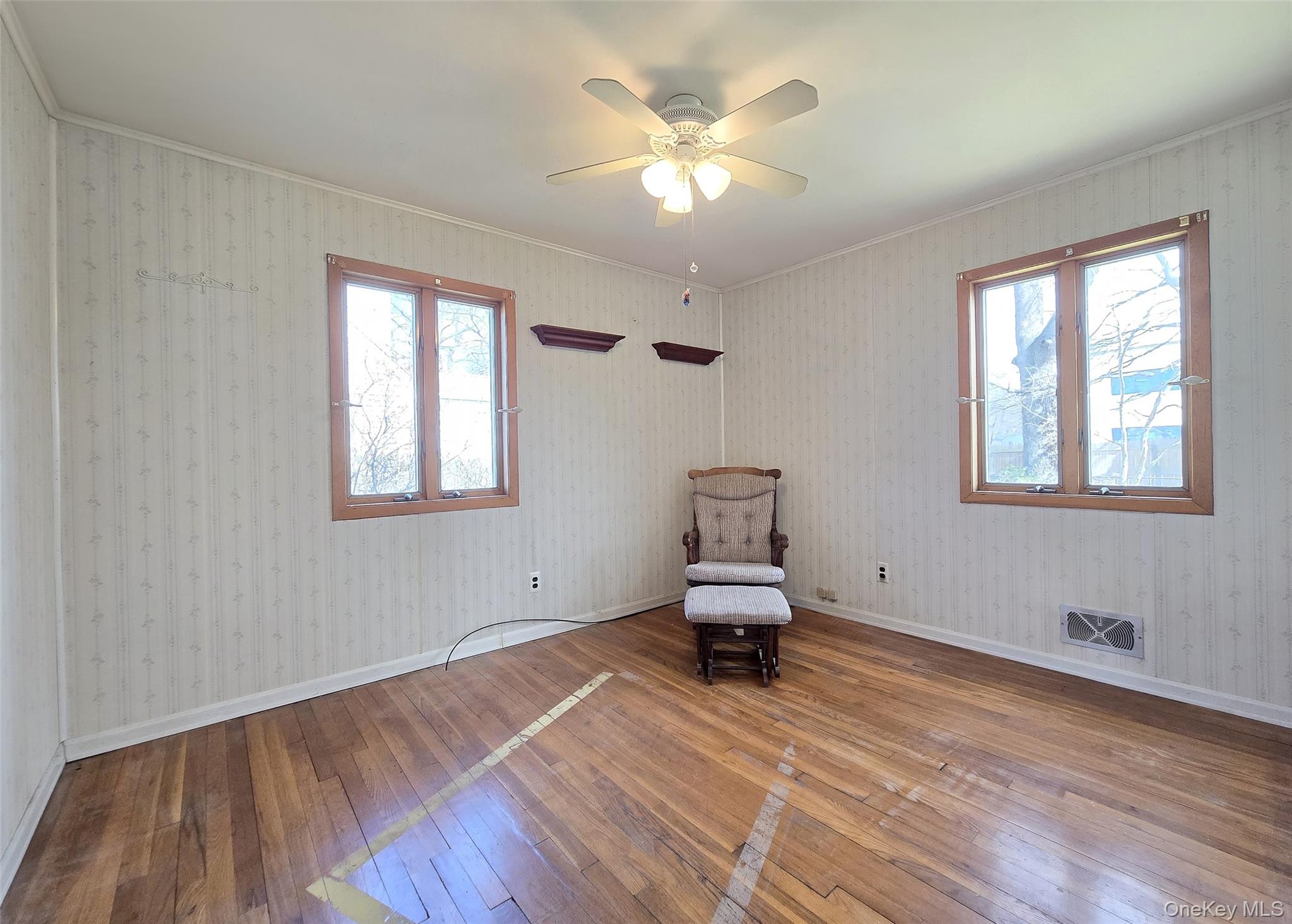 #11 photo, 49 Lakewood Avenue, সাফোক কাউন্টি Ronkonkoma , NY 11779