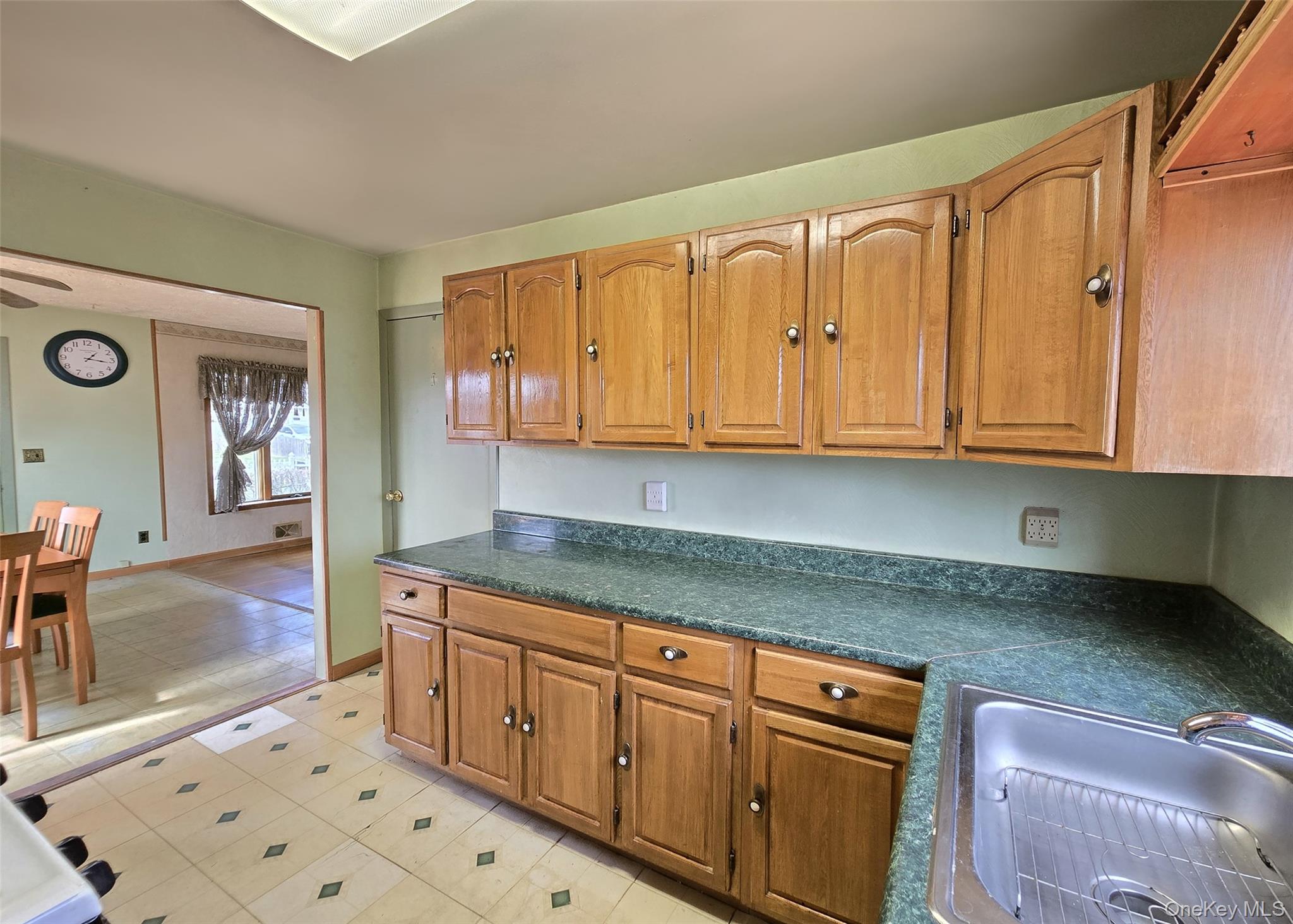 #3 photo, 49 Lakewood Avenue, সাফোক কাউন্টি Ronkonkoma , NY 11779