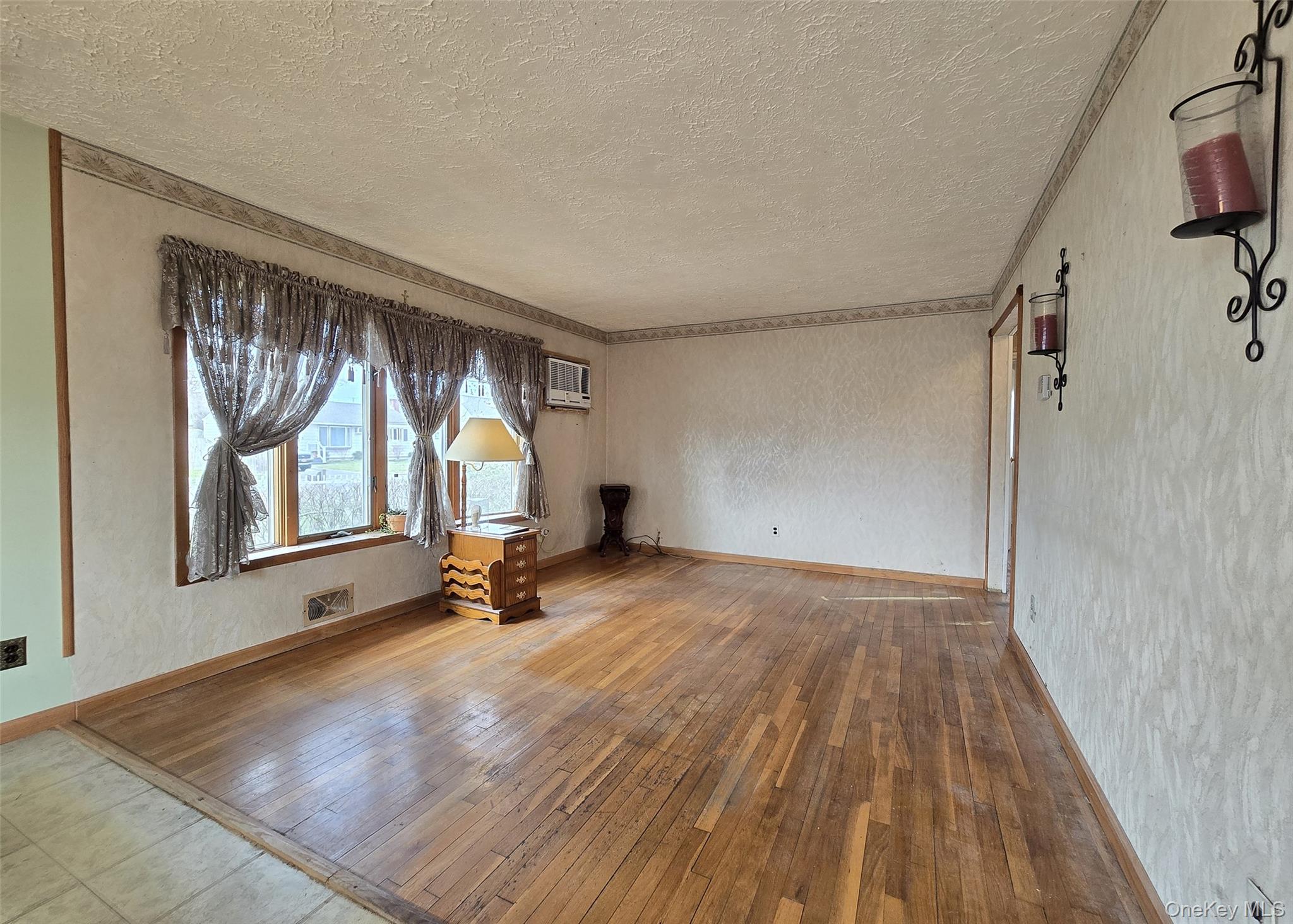 #7 photo, 49 Lakewood Avenue, সাফোক কাউন্টি Ronkonkoma , NY 11779