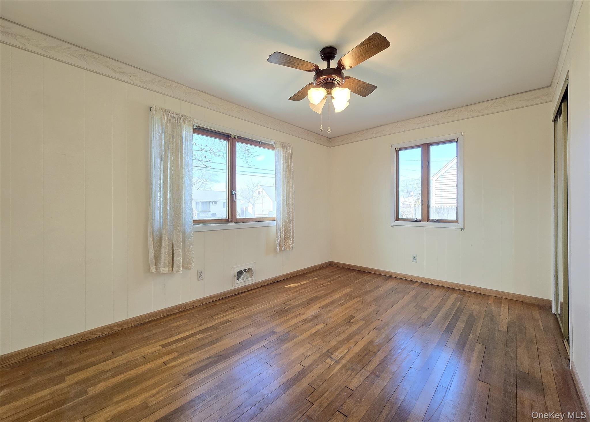 #9 photo, 49 Lakewood Avenue, সাফোক কাউন্টি Ronkonkoma , NY 11779